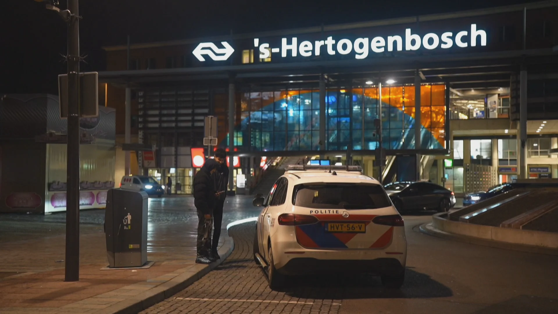 Man met steekwonden gevonden bij station Den Bosch na beroving