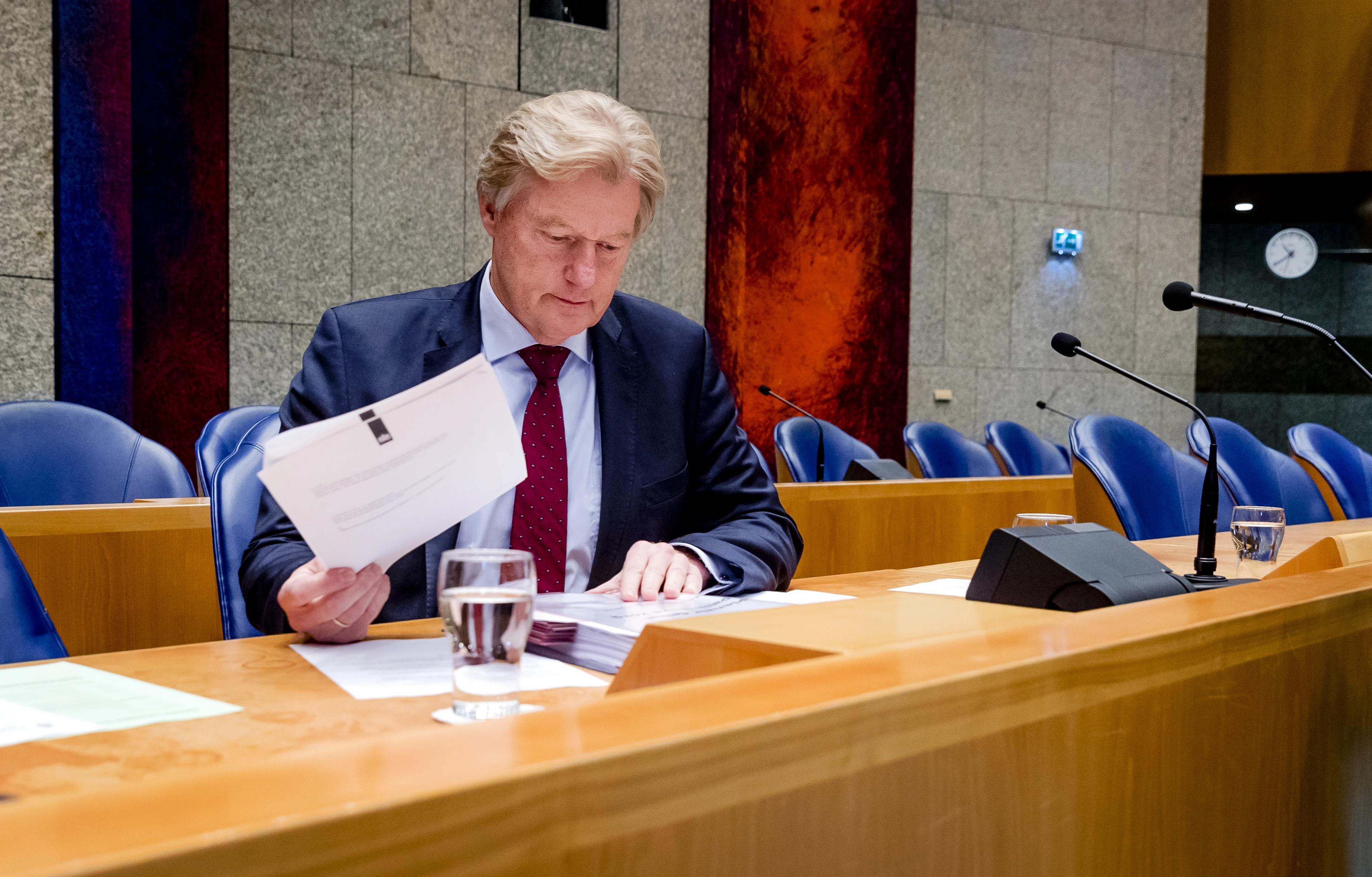 Bijzondere keuze: Martin van Rijn volgt Bruins op als minister