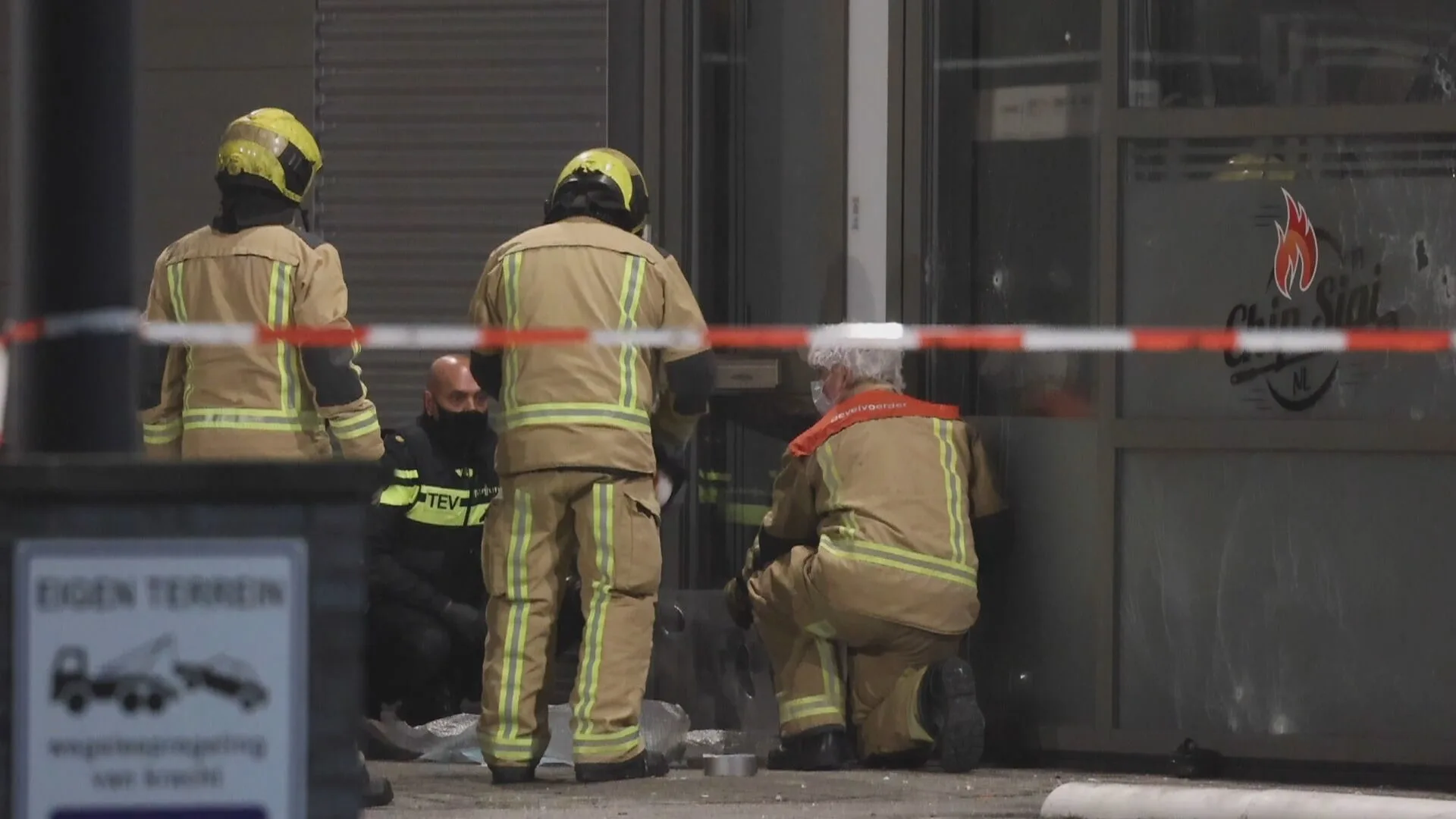 Pand in Den Haag beschoten en beschadigd door explosie