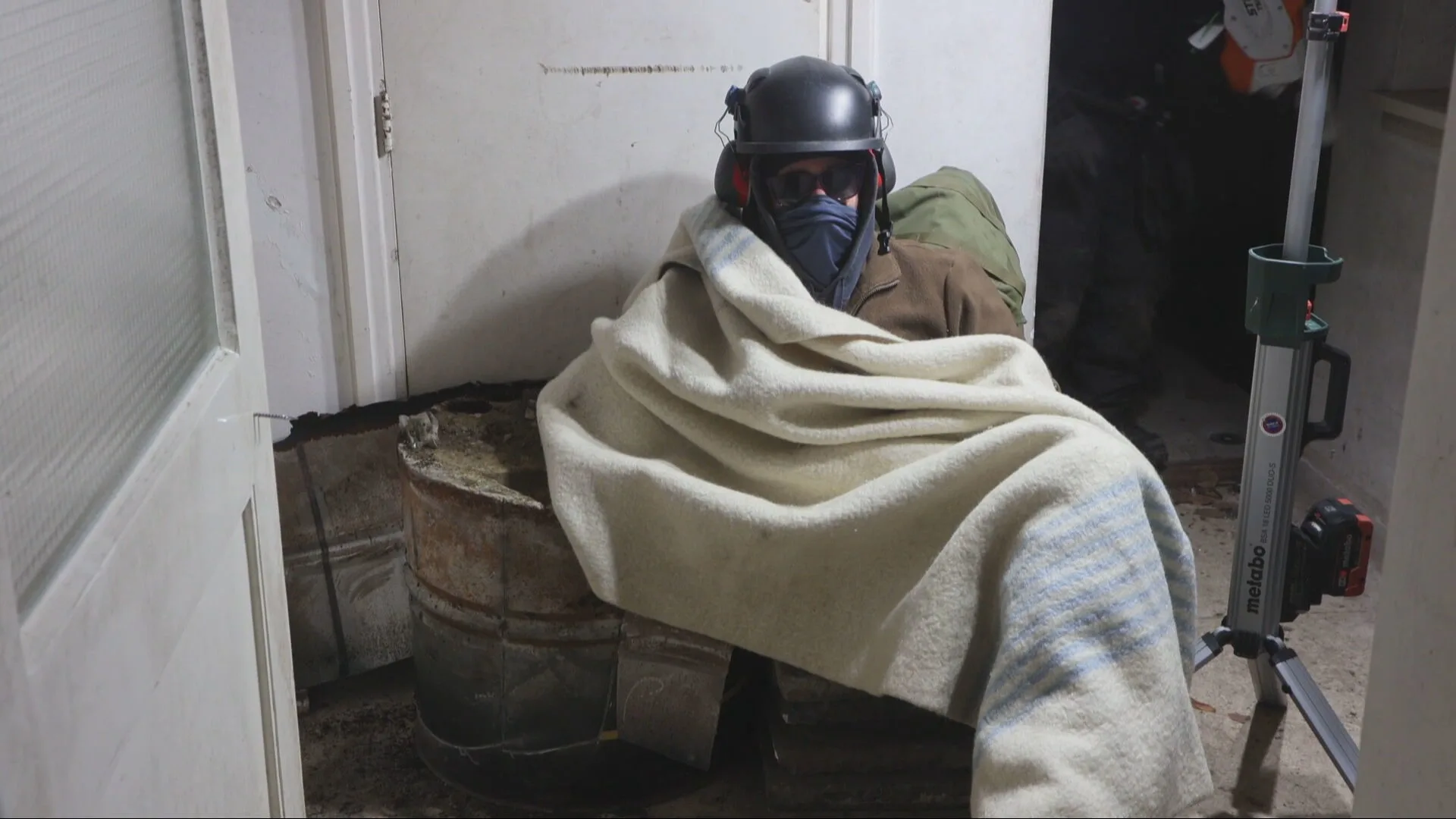 Politie houdt 33 mensen aan na kraken villa Wassenaar, pand ontruimd