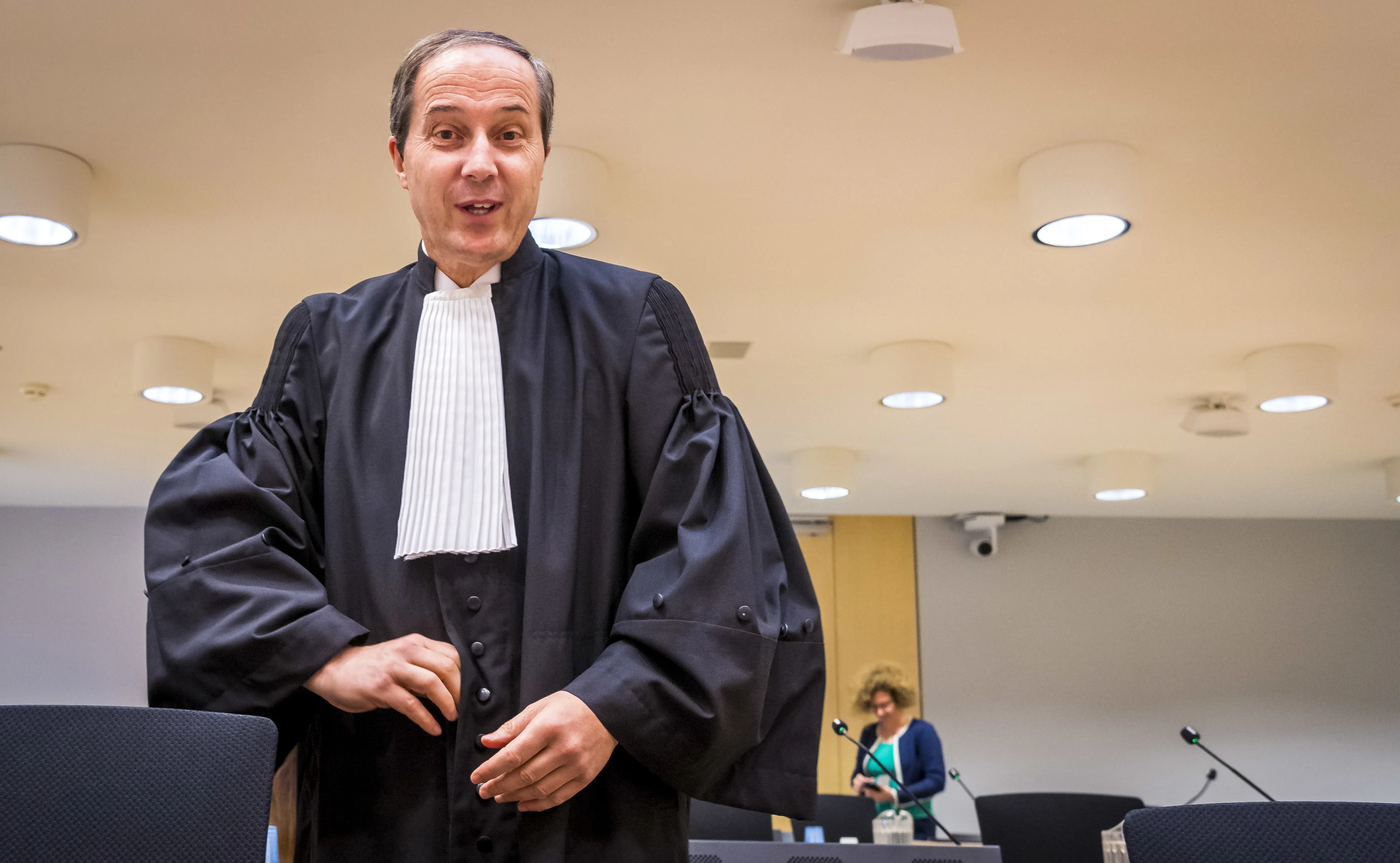 Advocaten: 'Van Laarhoven moet geopereerd worden'