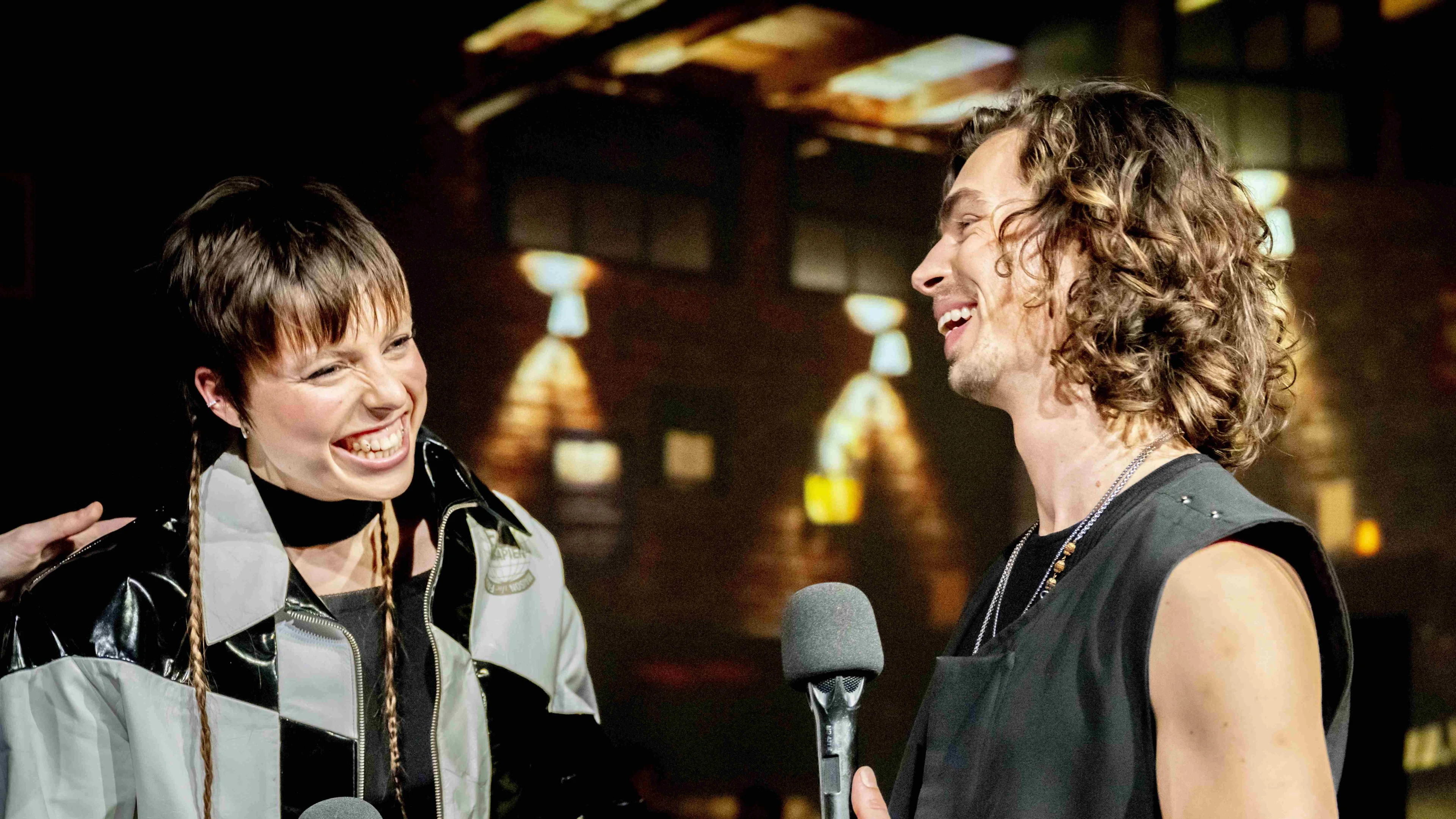 Dit is waarom onze Songfestival-inzending niet zo zuiver klonk tijdens eerste optreden