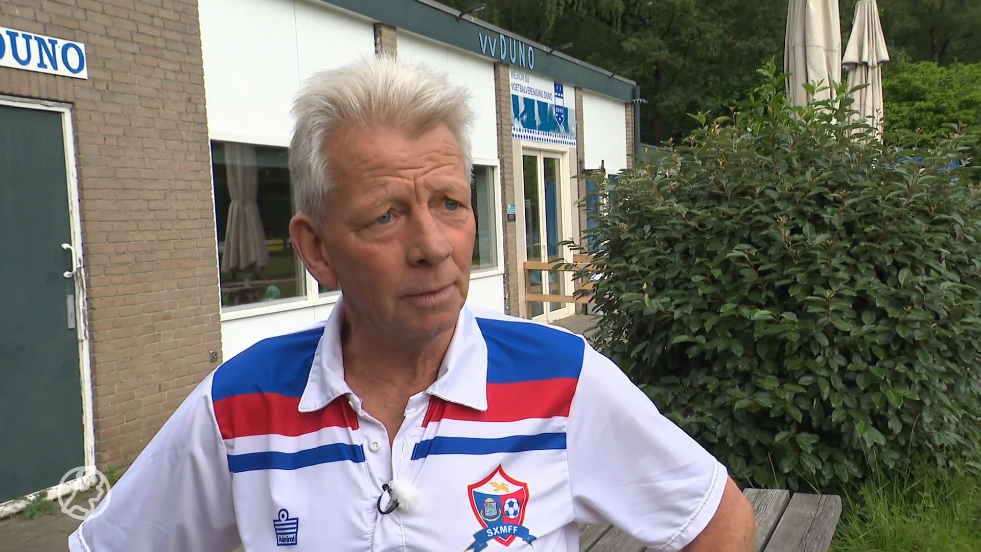 Piet is bondscoach van Sint Maarten, maar het contrast met Oranje is groot