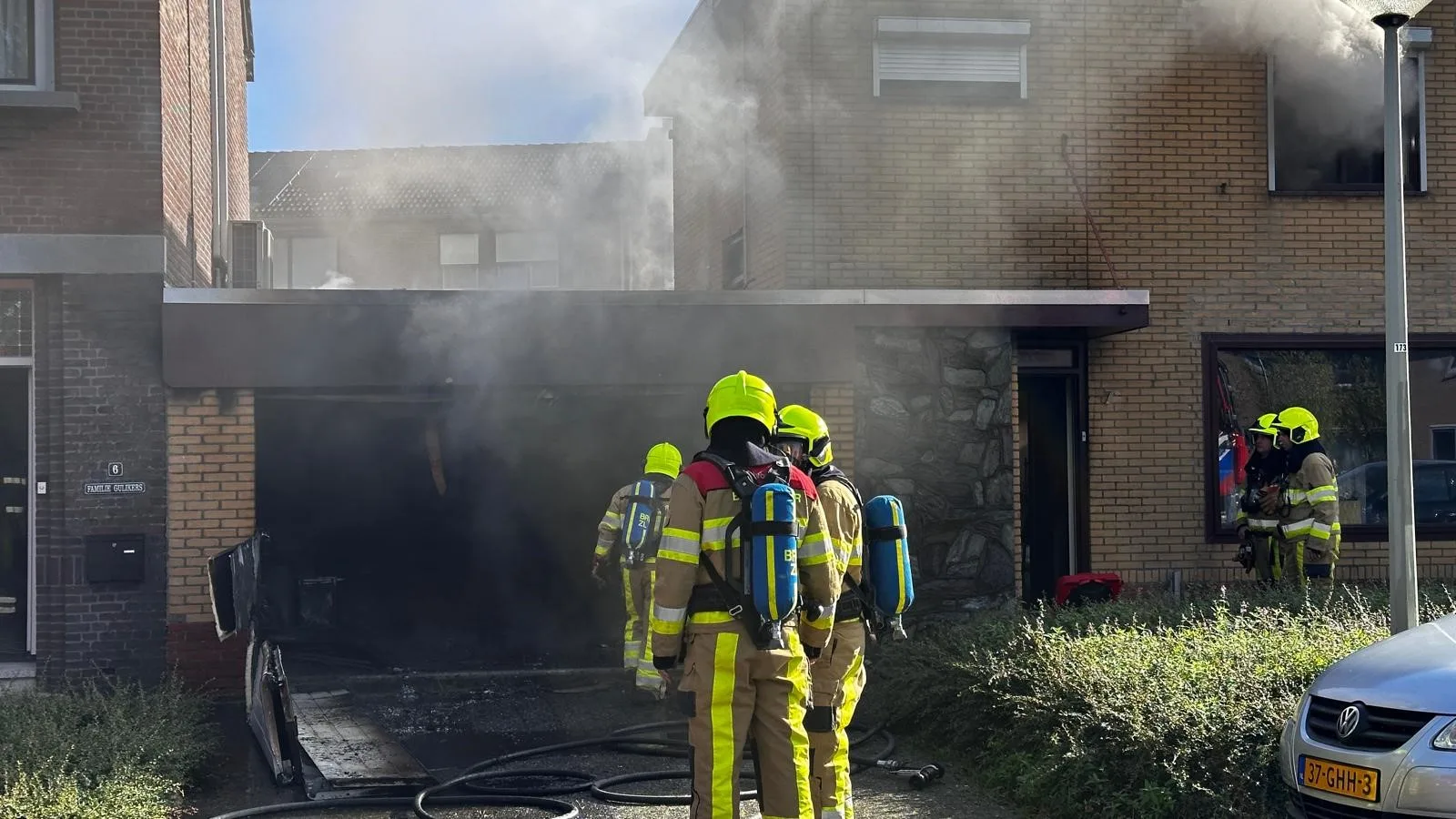 Man redt twee oudere bewoners uit brandende woning Landgraaf