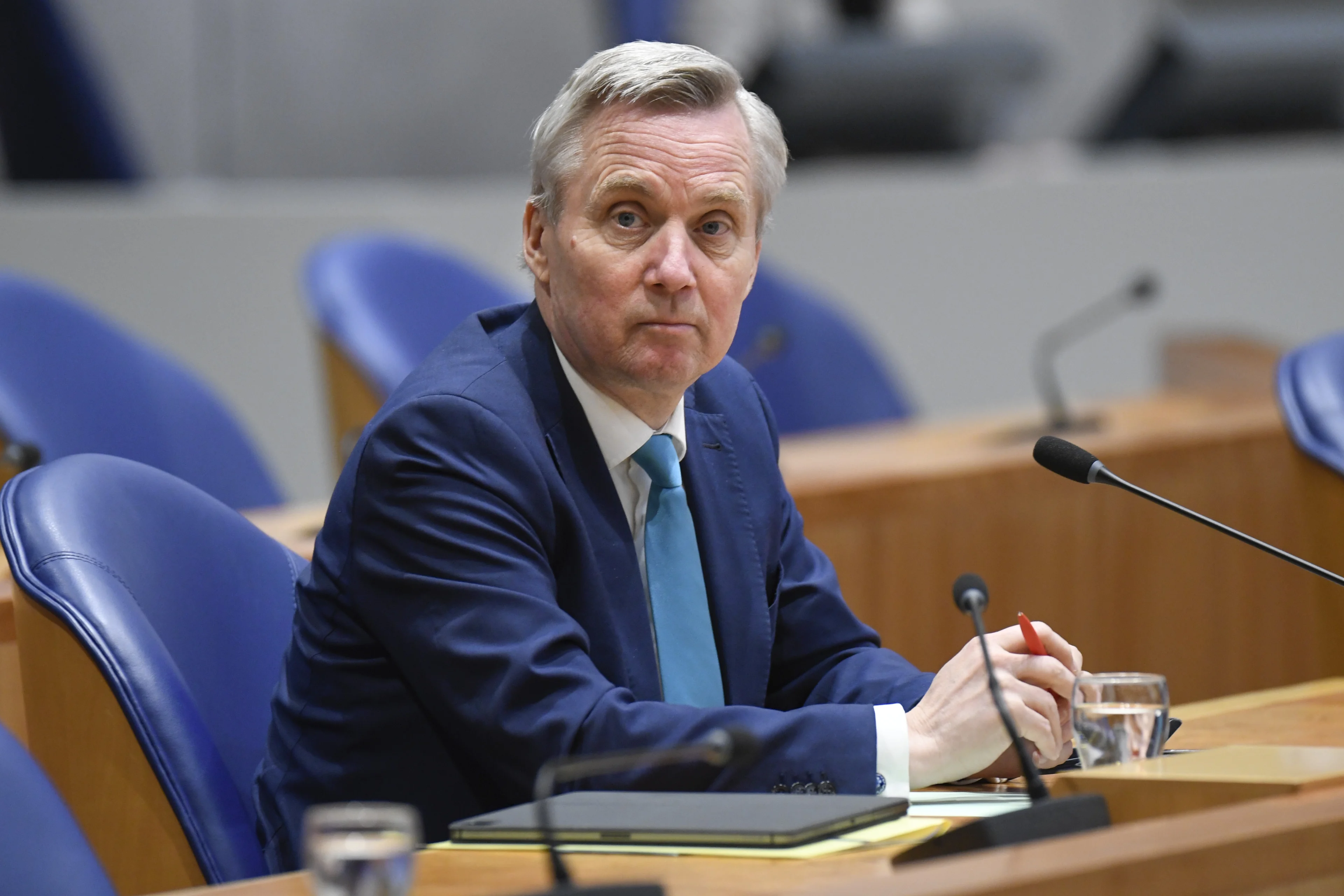 Van der Burg: gemeenten mogen 'derdelanders' weren uit opvang Oekraïners 