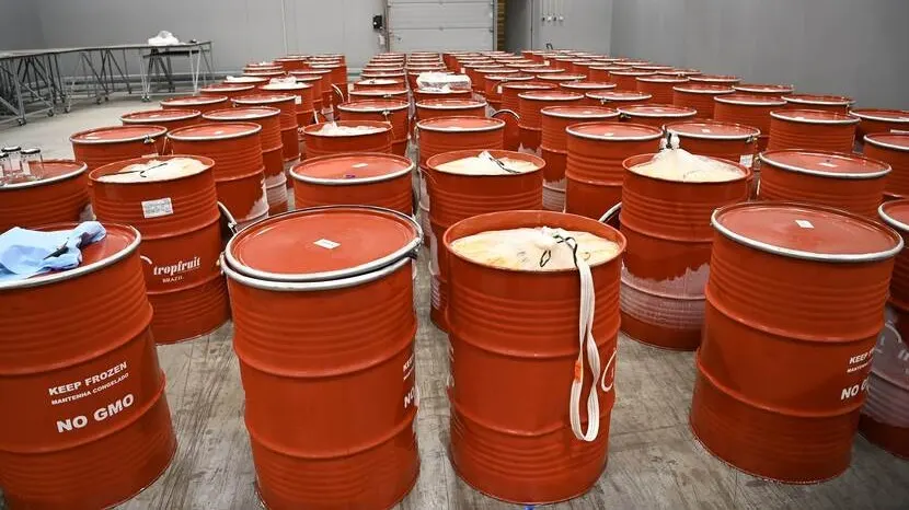 Grote drugsvondst: bijna 3000 kilo cocaïne in vruchtensapvaten in haven Rotterdam