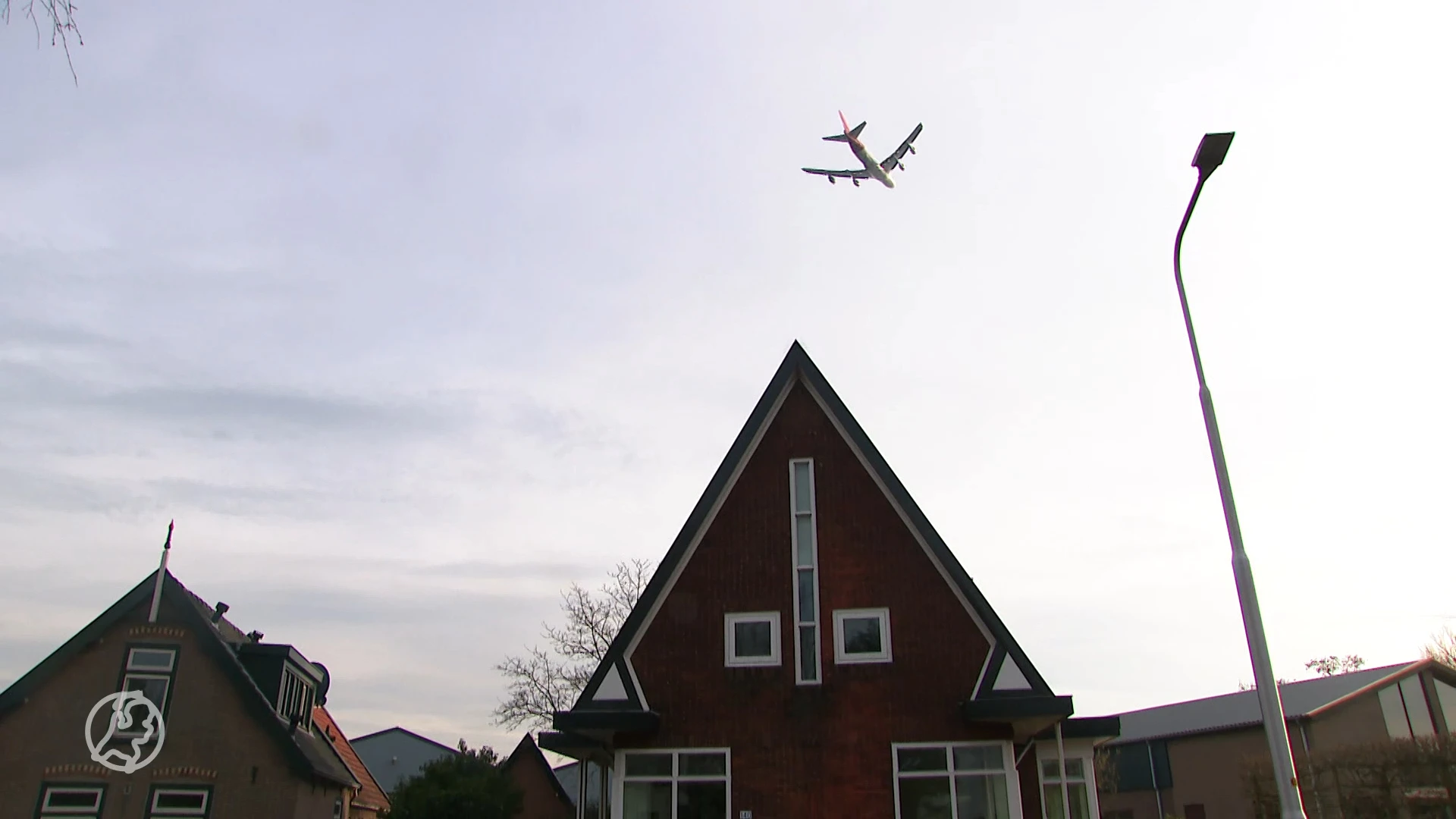 Tienduizenden handtekeningen tegen nieuwe aanvliegroute Schiphol: 'Word er gek van!' 