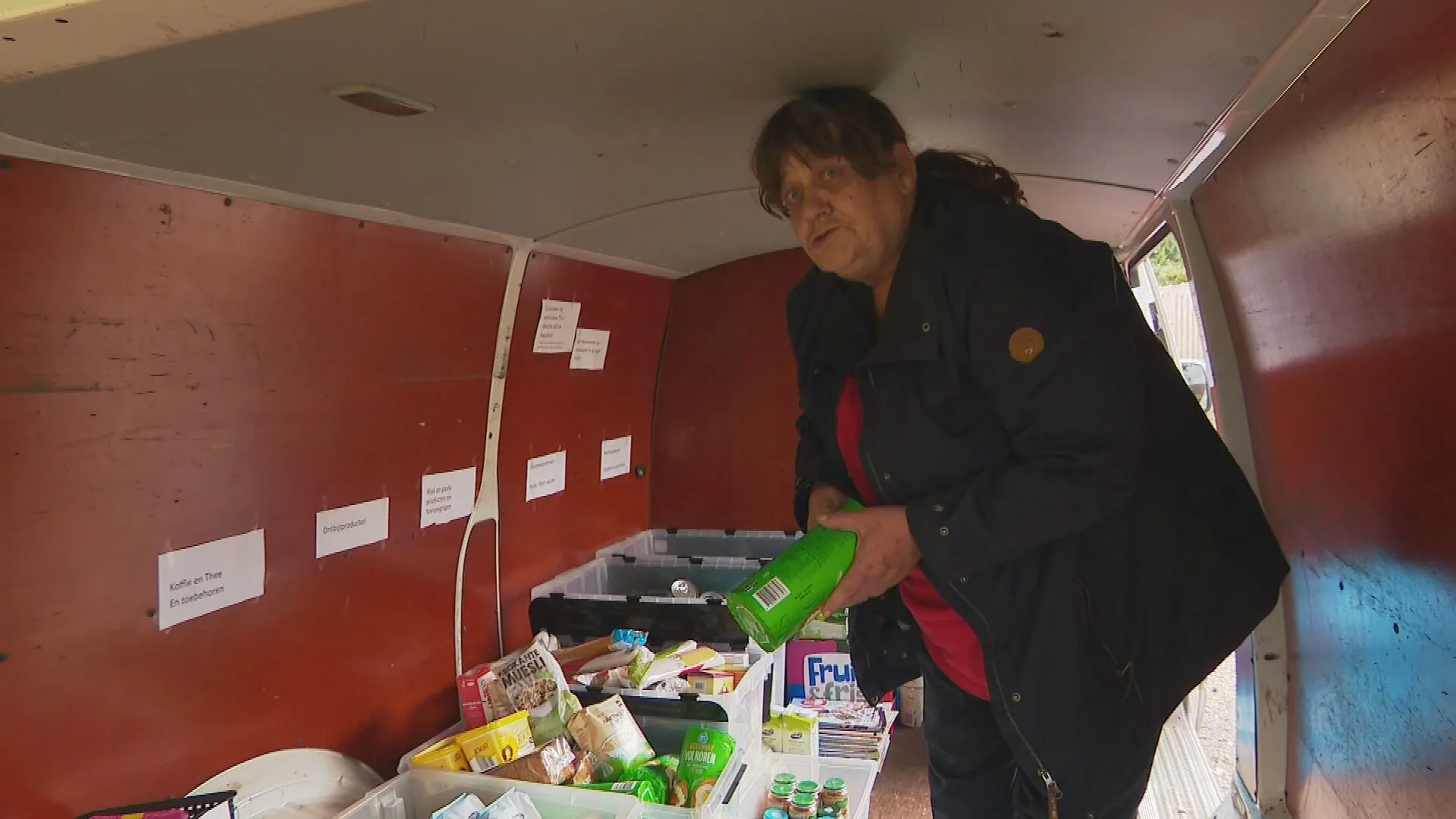 Financieel moeilijk? Bij deze mobiele supermarkt hoef je niet te betalen