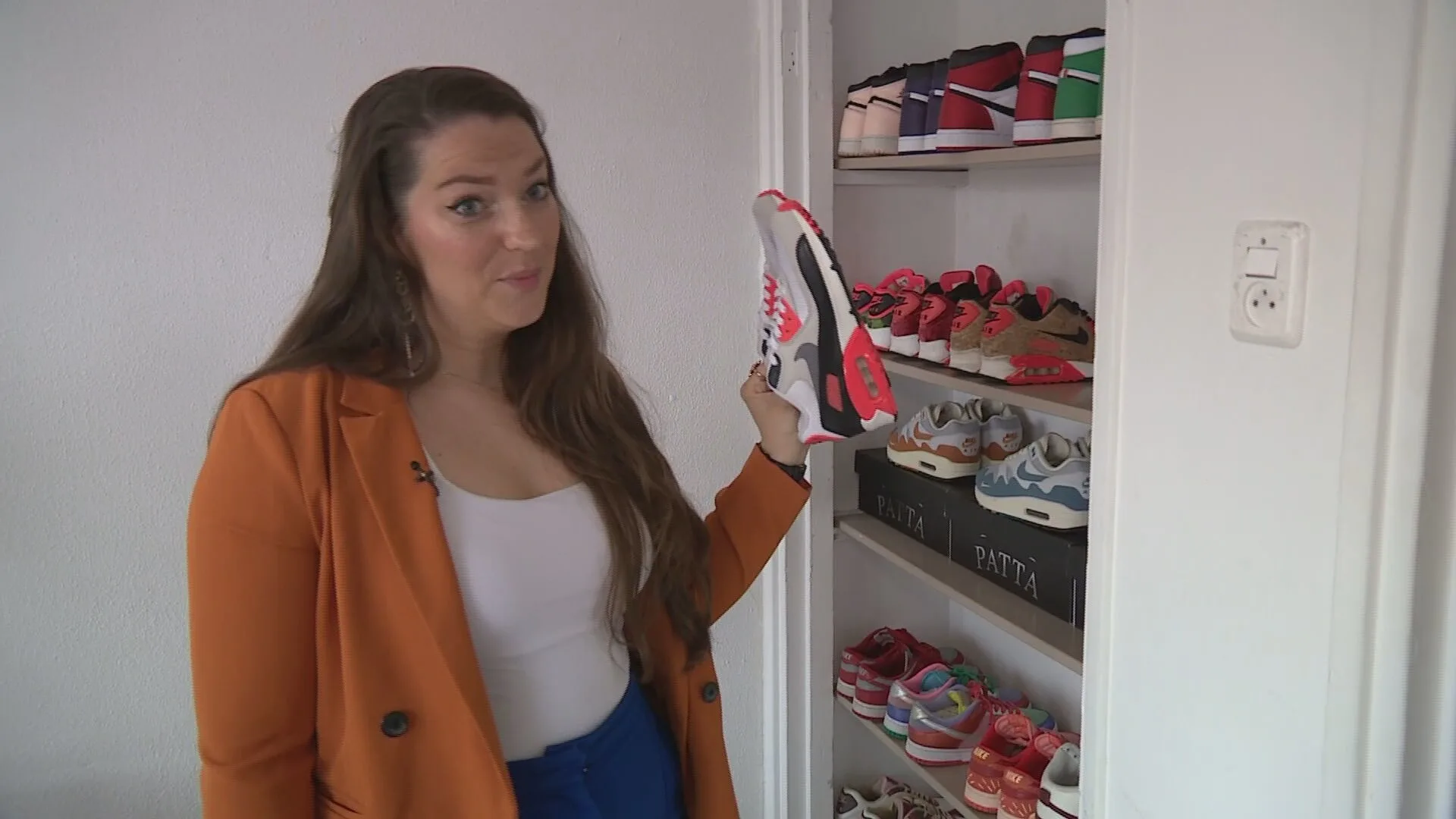 Schoenfanaten in de rij voor sneakertentoonstelling: 'Het is een stukje cultuur'