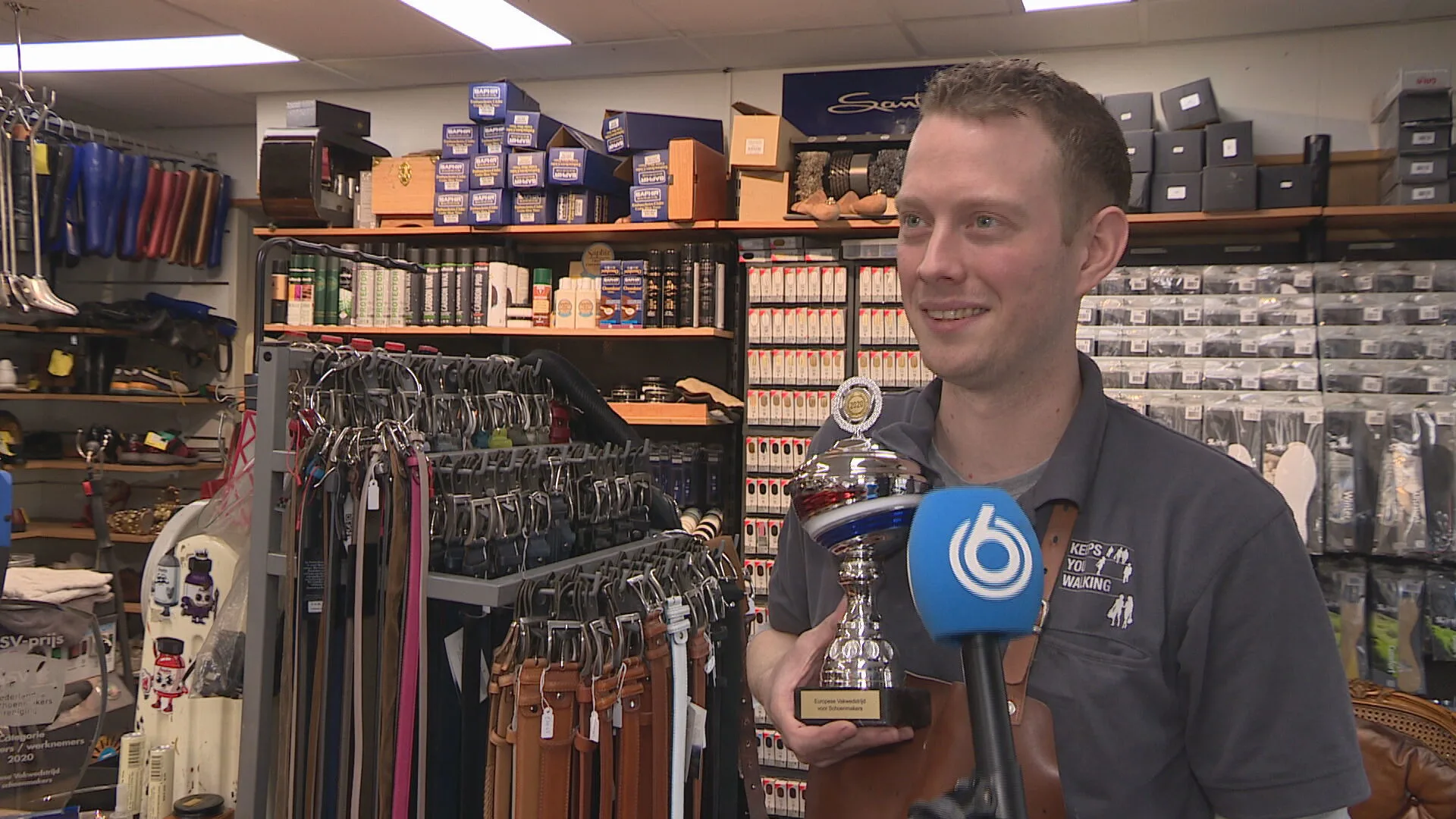 Met deze versleten schoen won Theo Frijn (33) het EK schoenmaken