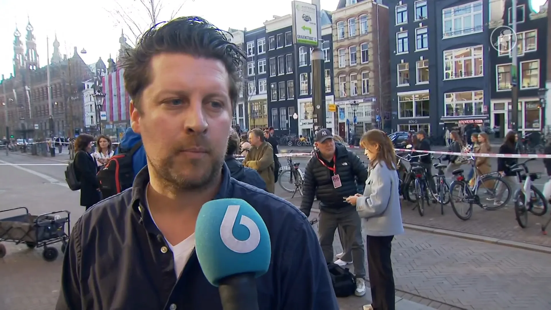 Getuigen zagen dader toeslaan bij steekpartij Amsterdam: 'Mes zat in haar rug'