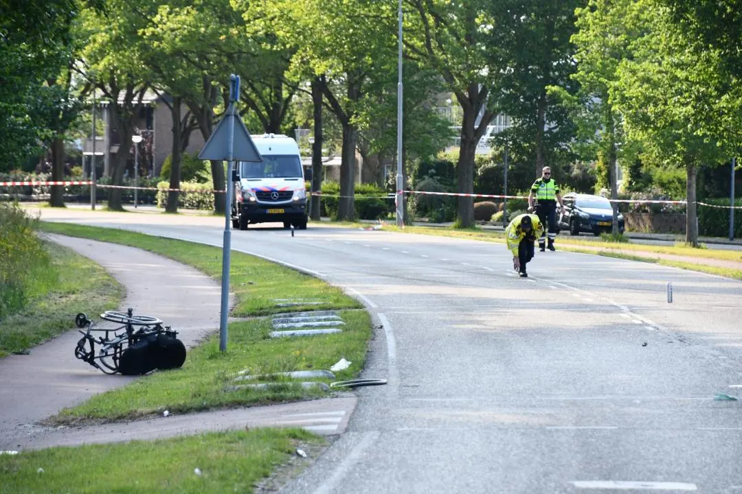 Vrouw in rolstoel ernstig gewond na aanrijding met auto, bestuurder was onder invloed van drugs
