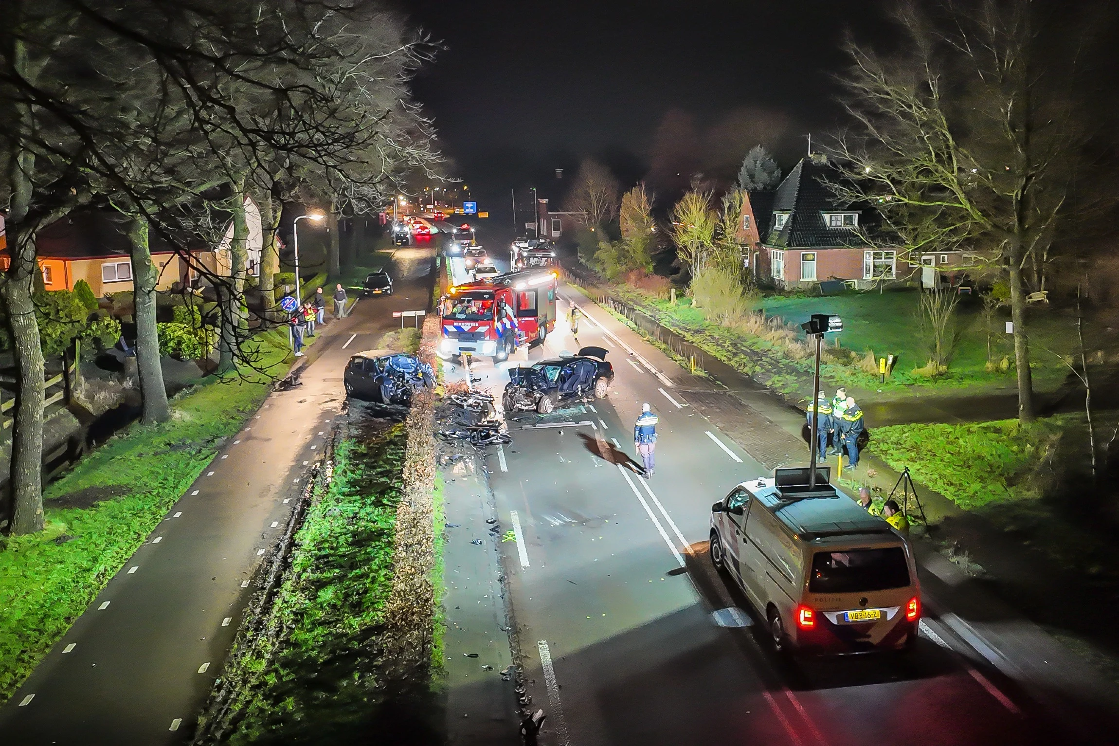 Drie mensen omgekomen bij frontale botsing in Friese Kootstertille