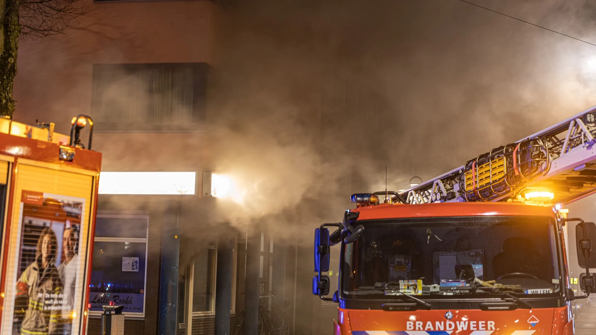 Rookwolken in Amsterdam: gewonde en ontruimingen bij restaurantbrand