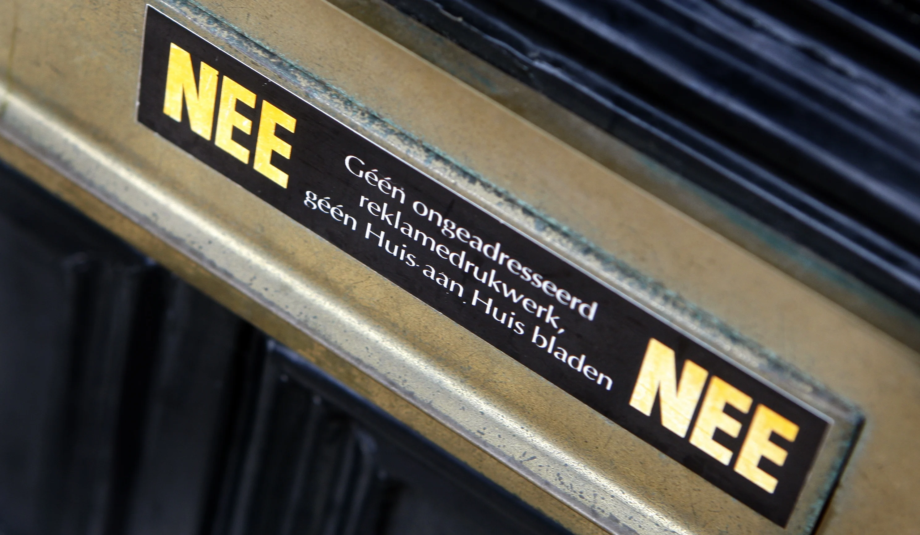 Racistische flyers met 'heel schokkende' inhoud in Noord-Hollandse brievenbussen