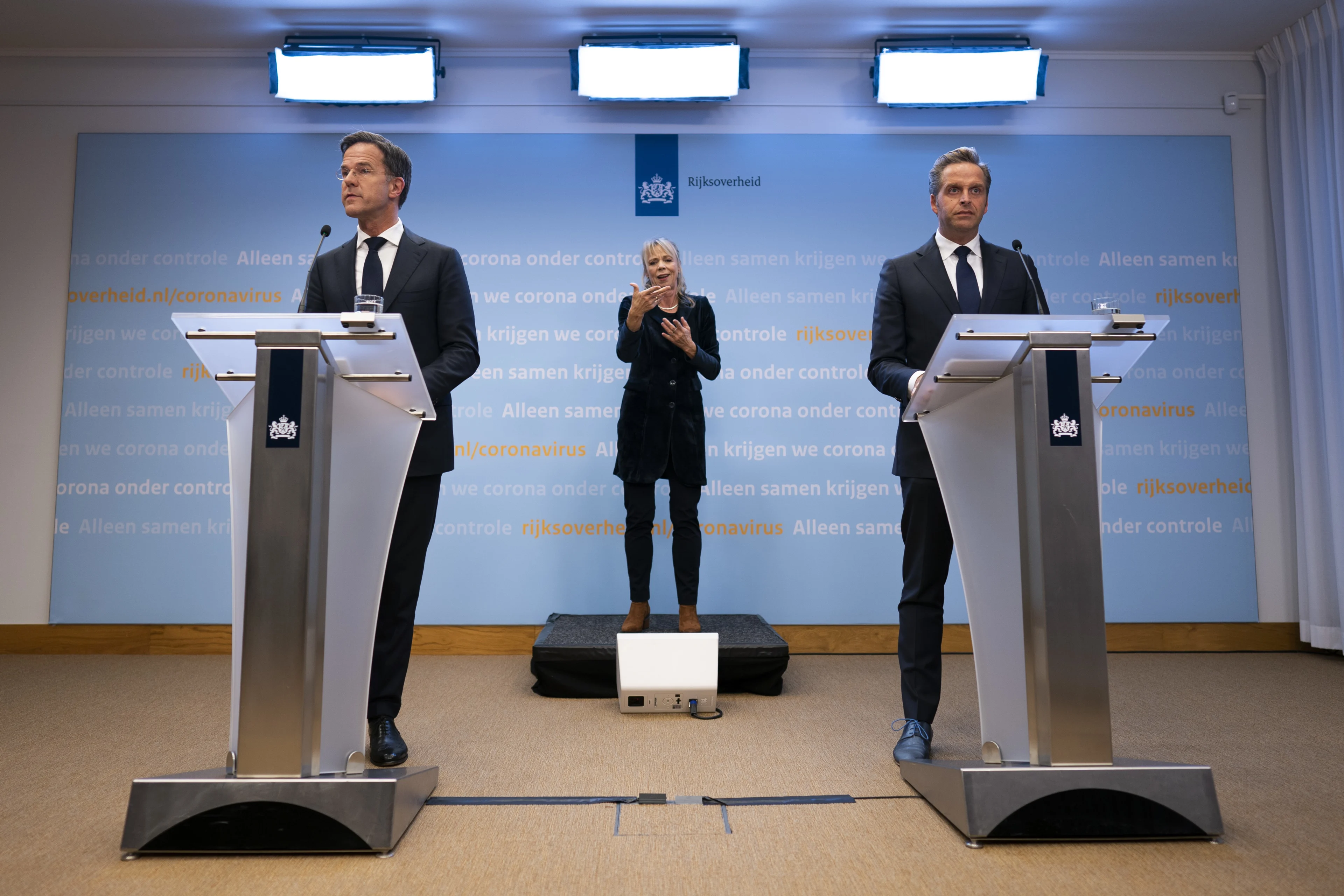 LIVEBLOG | Minister de Jonge: rond 8 december besluit nemen over de kerstperiode