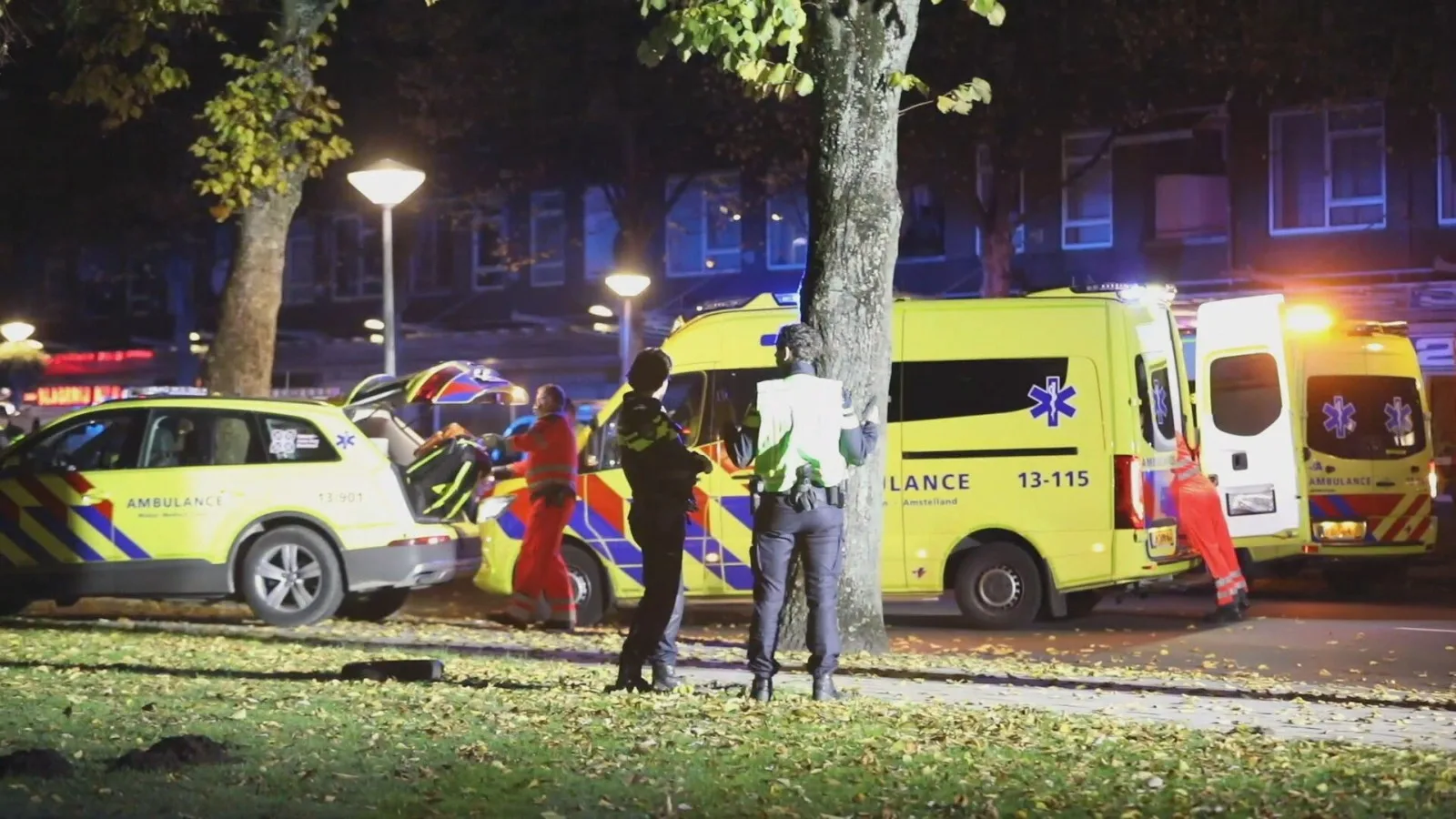 Man (33) wordt meerdere keren beschoten in Amsterdam en overlijdt