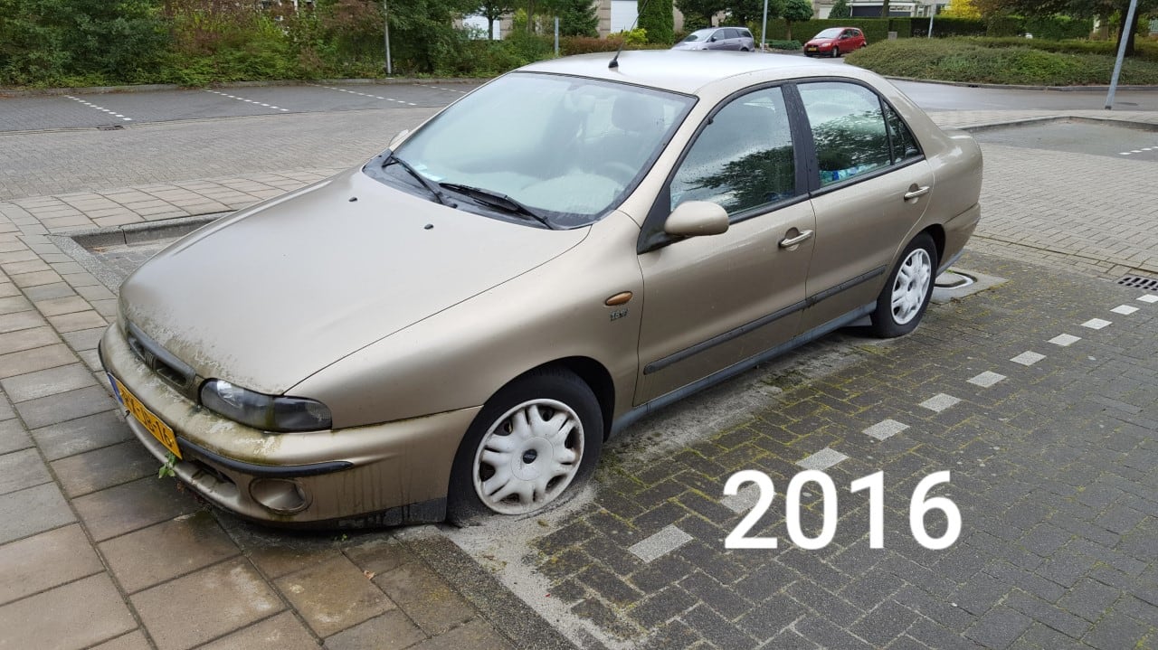 Sidney (25) is geobsedeerd door raadselachtige ouwe Fiat die al jaren op dezelfde plek staat