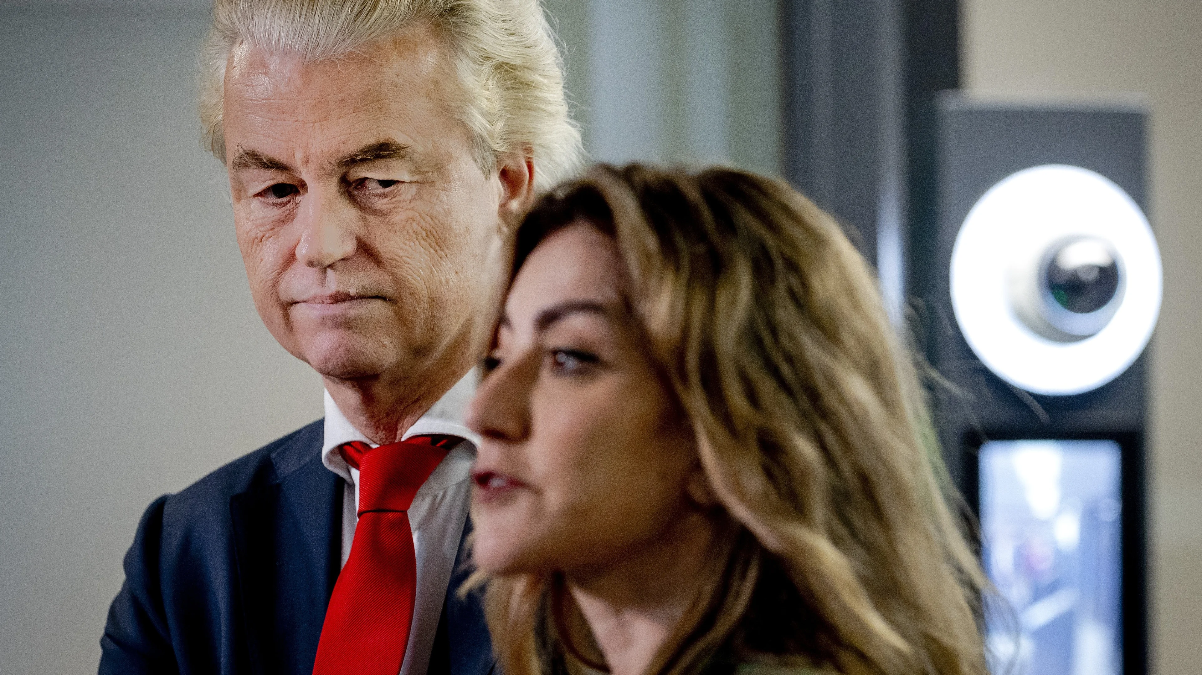 Meeste Nederlanders vinden politieke partij vooraf uitsluiten ondemocratisch