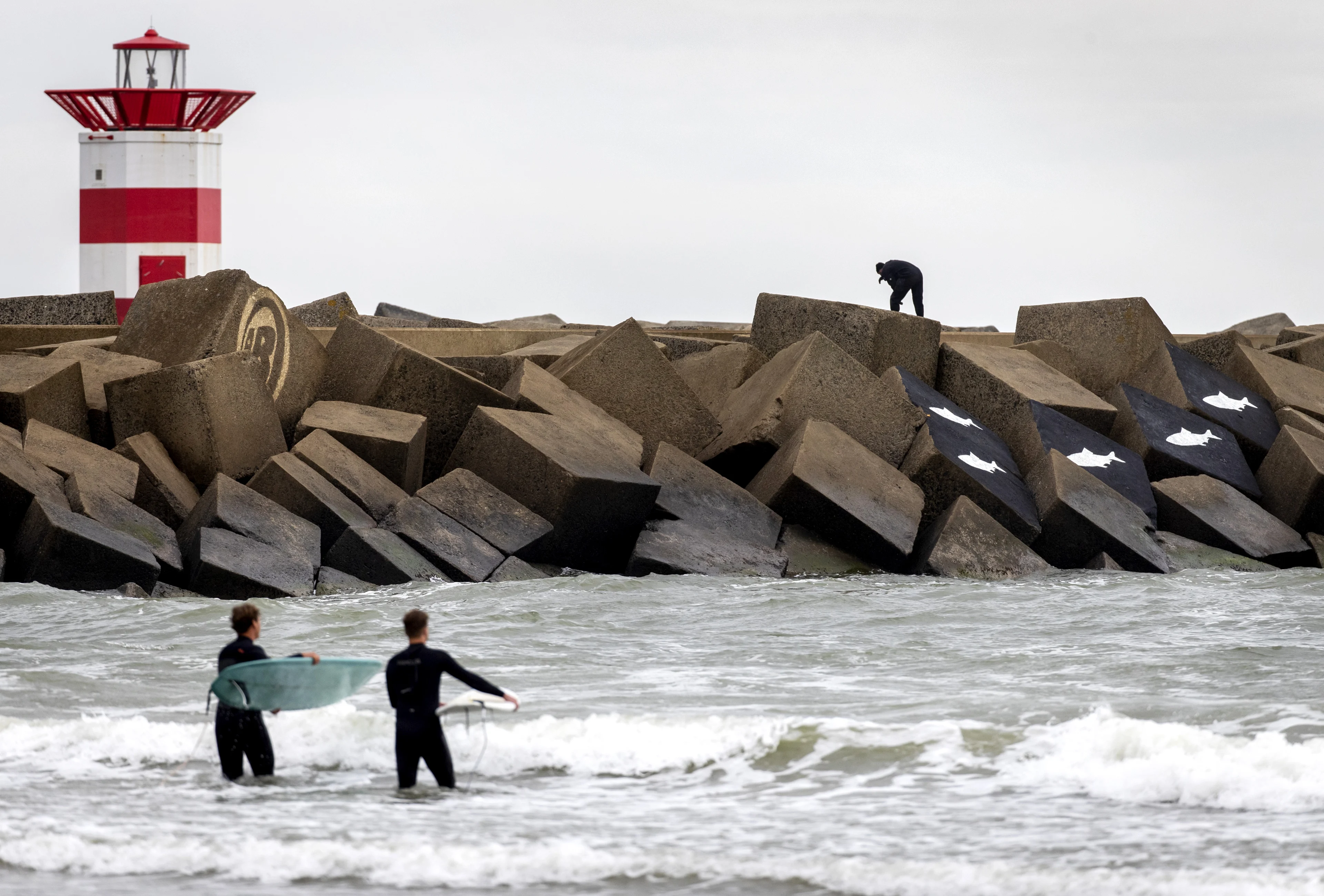 Zoekactie naar vermiste surfer Mathijs bij Scheveningen gestopt