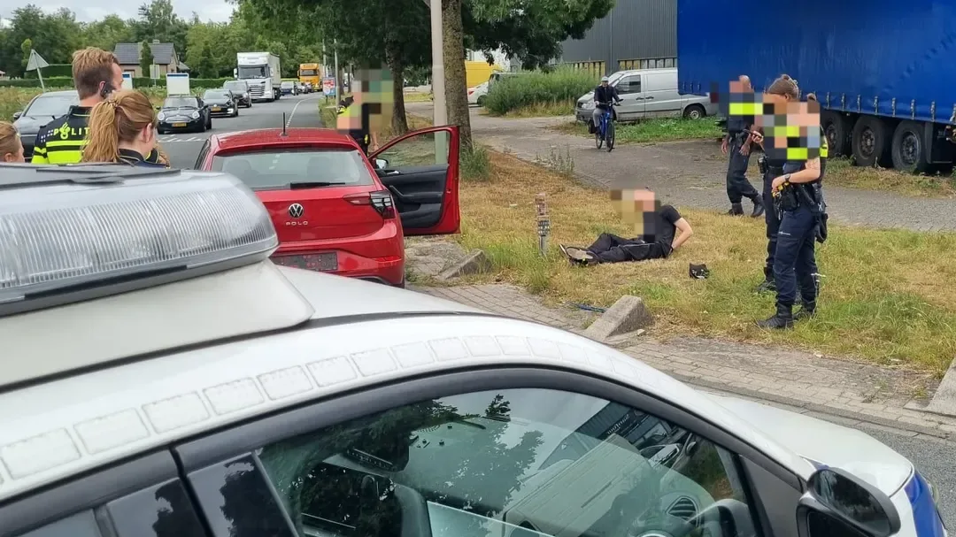 Gestolen auto crasht na wilde achtervolging in Roosendaal