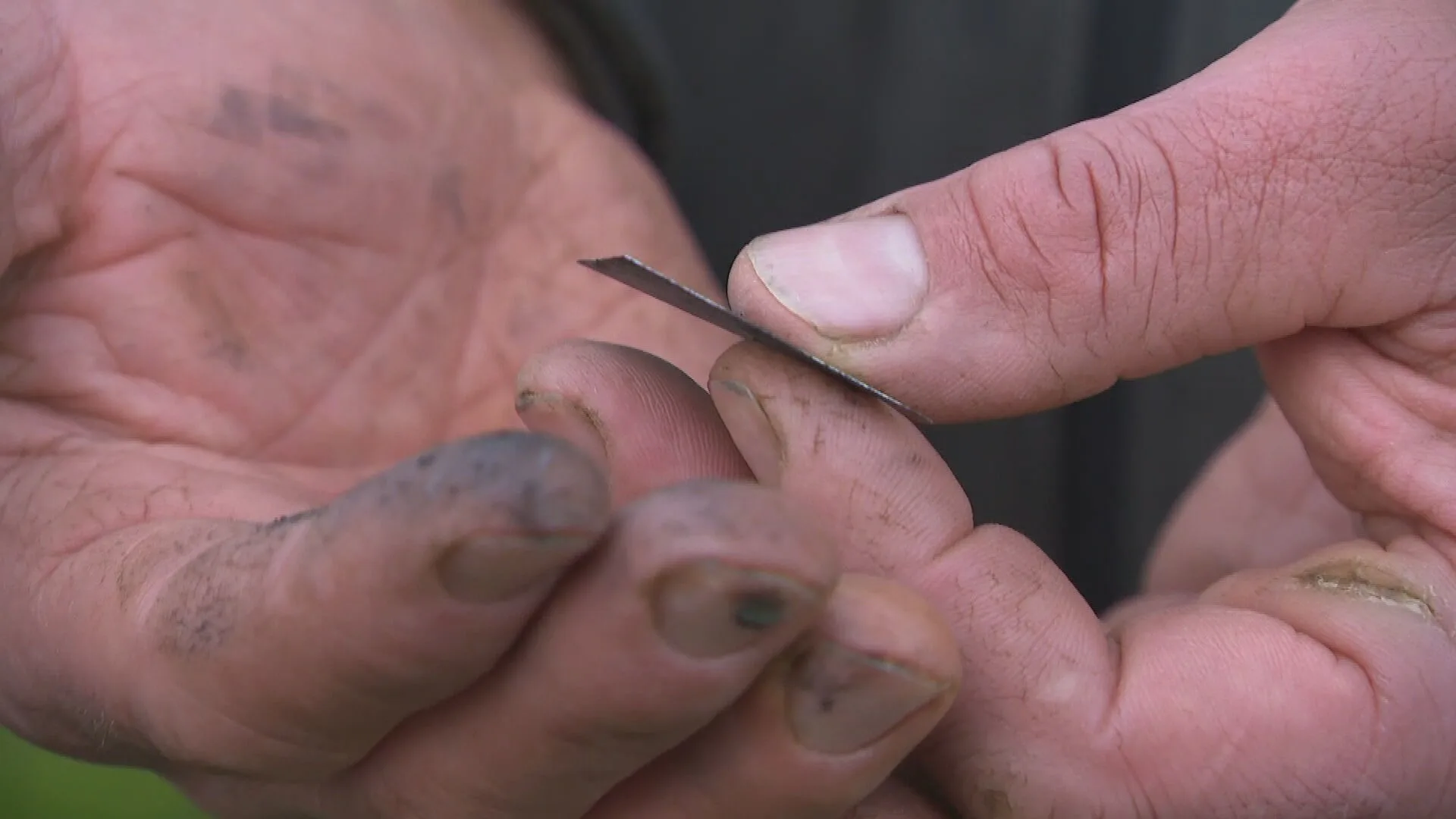Stukjes glas neergedaald na grote brand in Etten-Leur: 'Let op kinderen en dieren'
