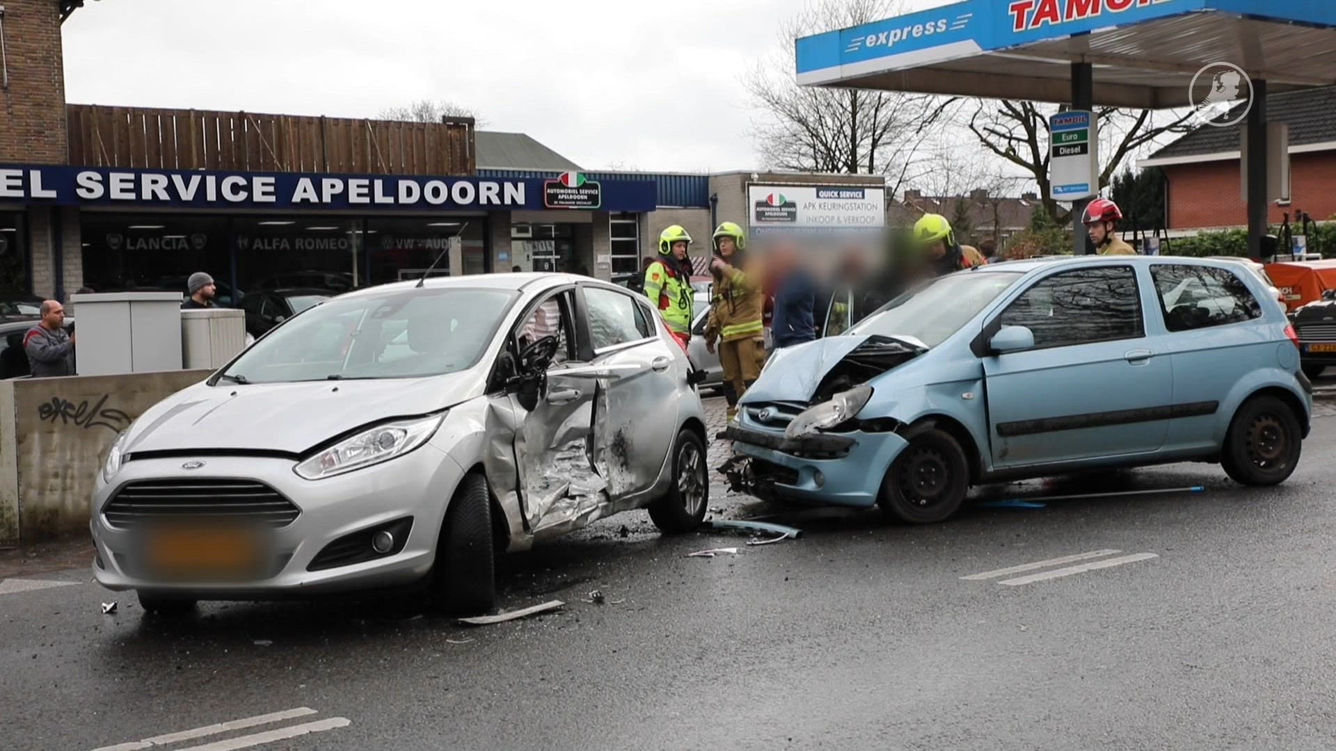 Drie vrouwen en kindje gewond bij ernstig ongeval in Apeldoorn