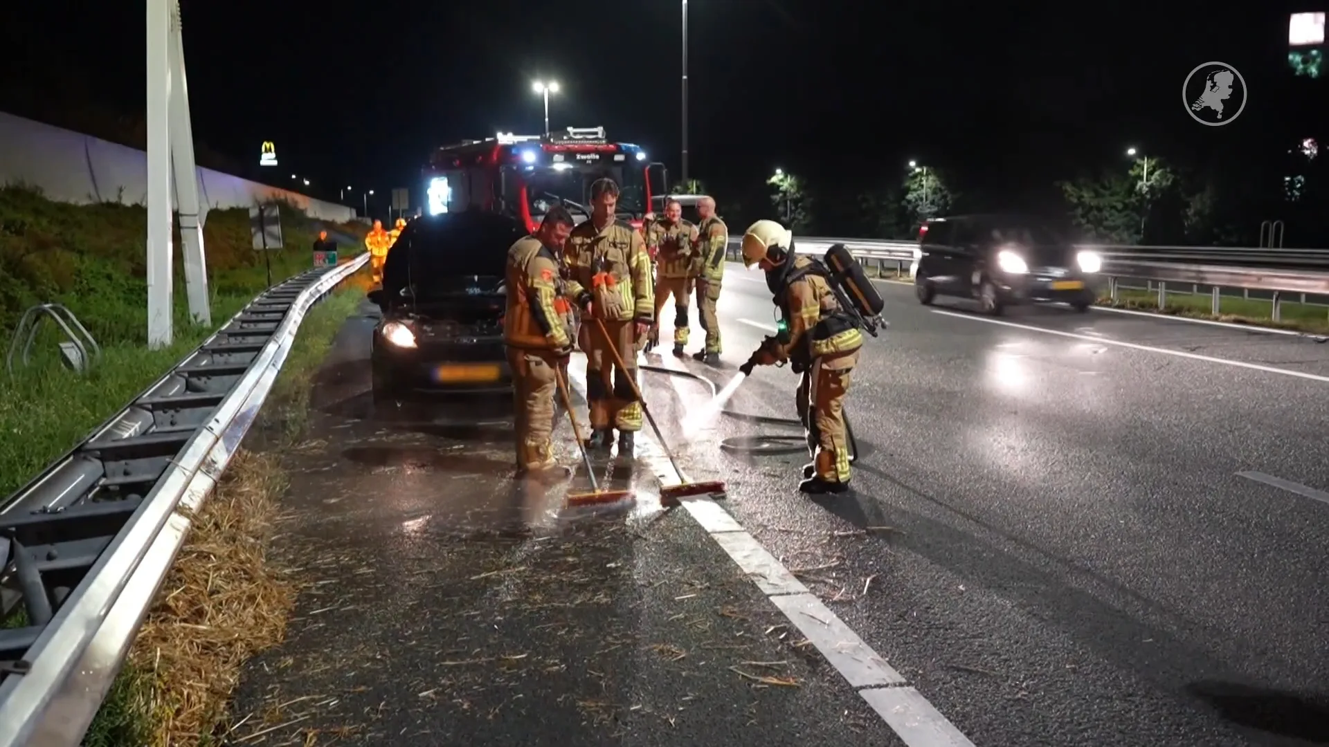 Wegen in Dalfsen bedolven onder stro na optreden Normaal