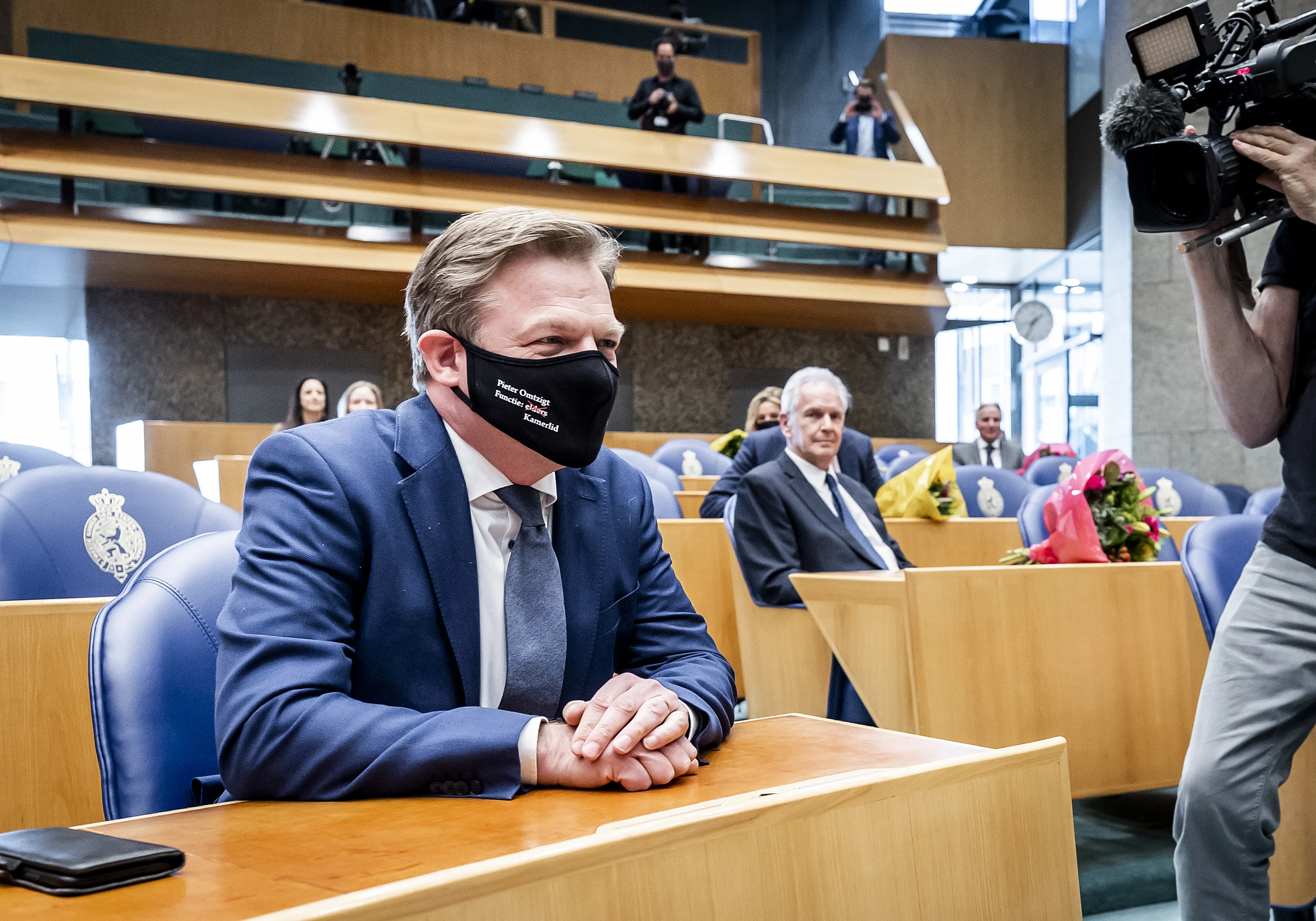 Kledingmaker Dibo maakte mondkapje voor Omtzigt, nu stromen de bestellingen binnen