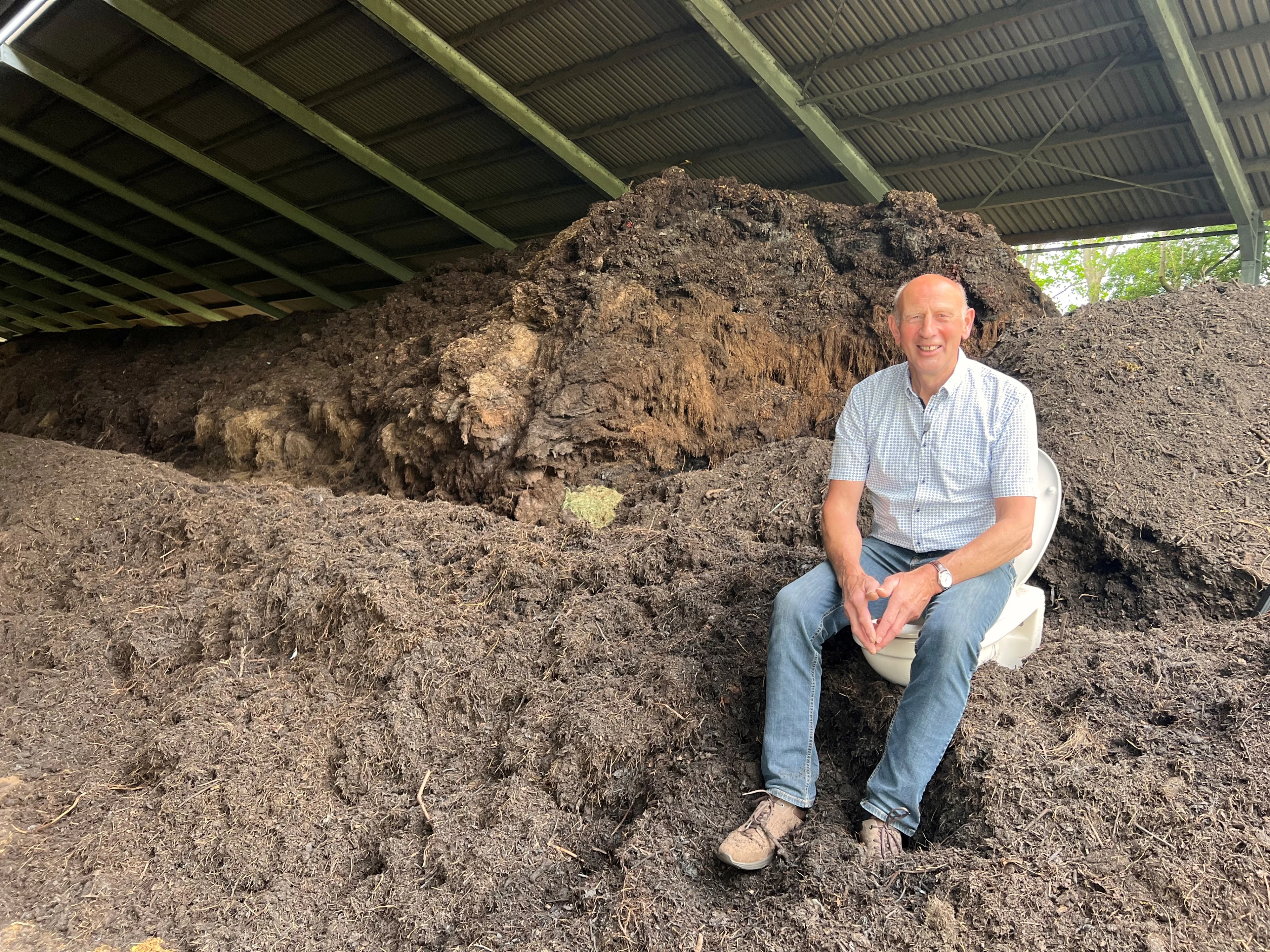Onsmakelijk maar waar: boer Wim wordt blij van mensenpoep