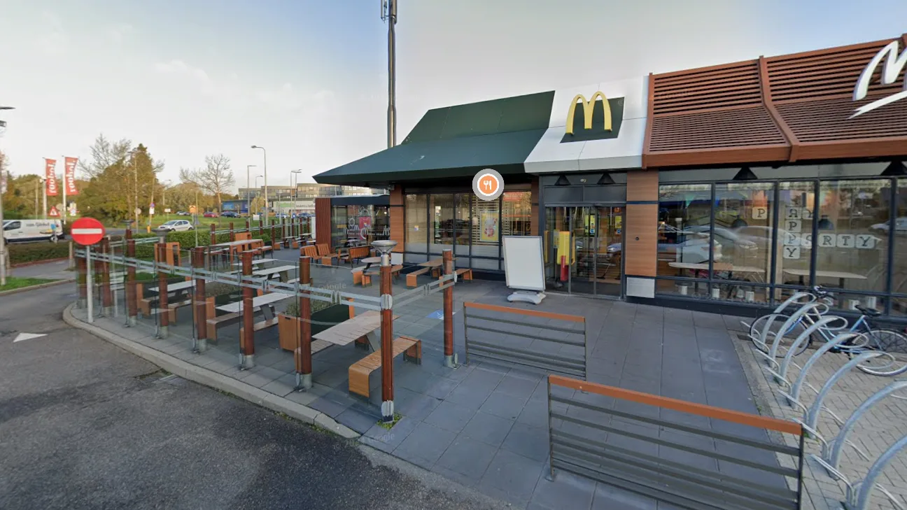 Meerdere schoten gehoord op parkeerterrein McDonald's Barendrecht