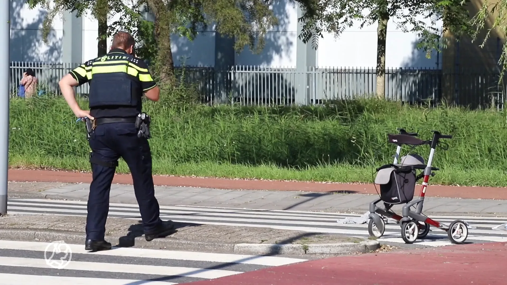 Man met rollator (76) overleden na aanrijding door vrachtwagen tijdens oversteken