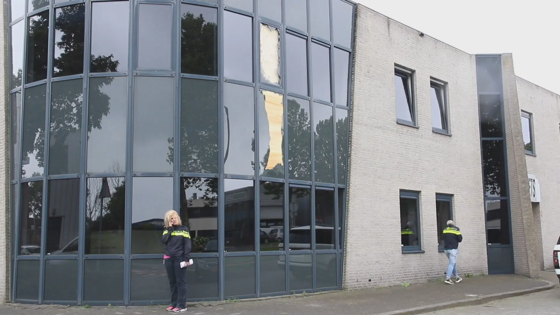 Bedrijf in Alblasserdam in brand gestoken, mogelijk link met explosies