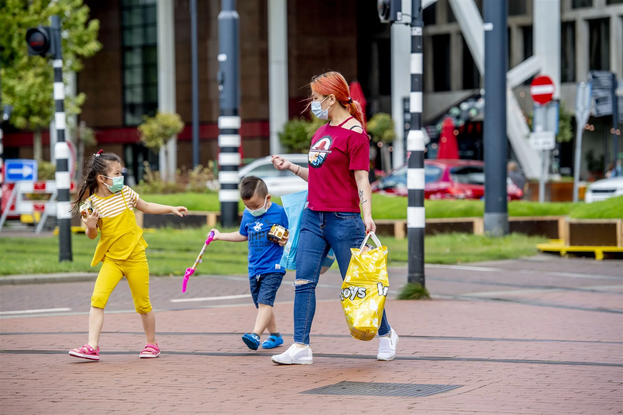 Wel of geen verplichte mondkapjes? 'Nederland ontkomt er niet aan'