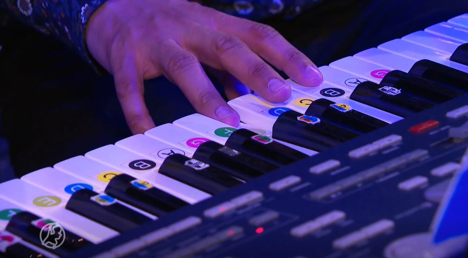 Jostiband lanceert platform om eenvoudig muziek te leren spelen