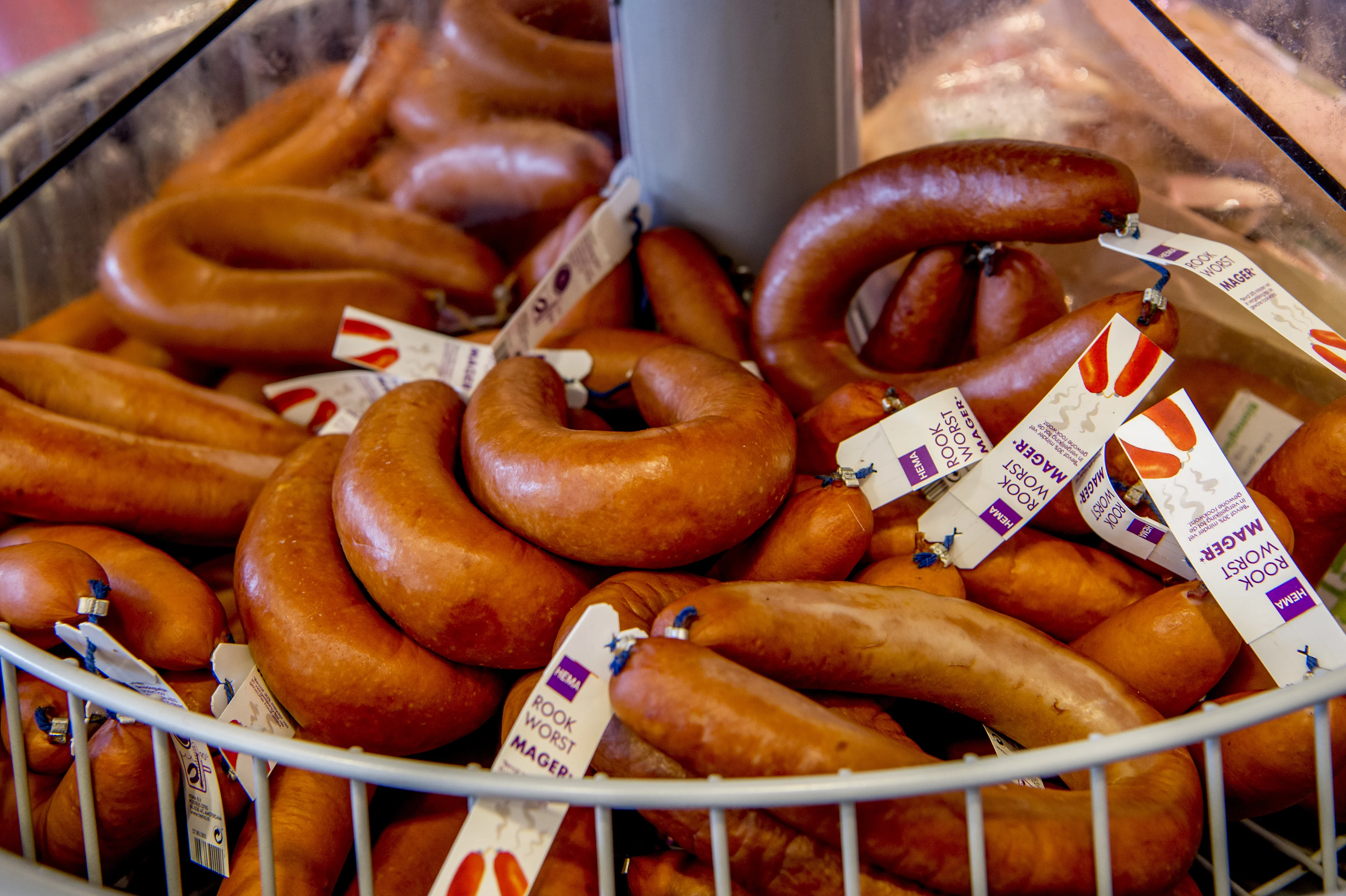 HEMA komt met miniversie van iconische rookworst