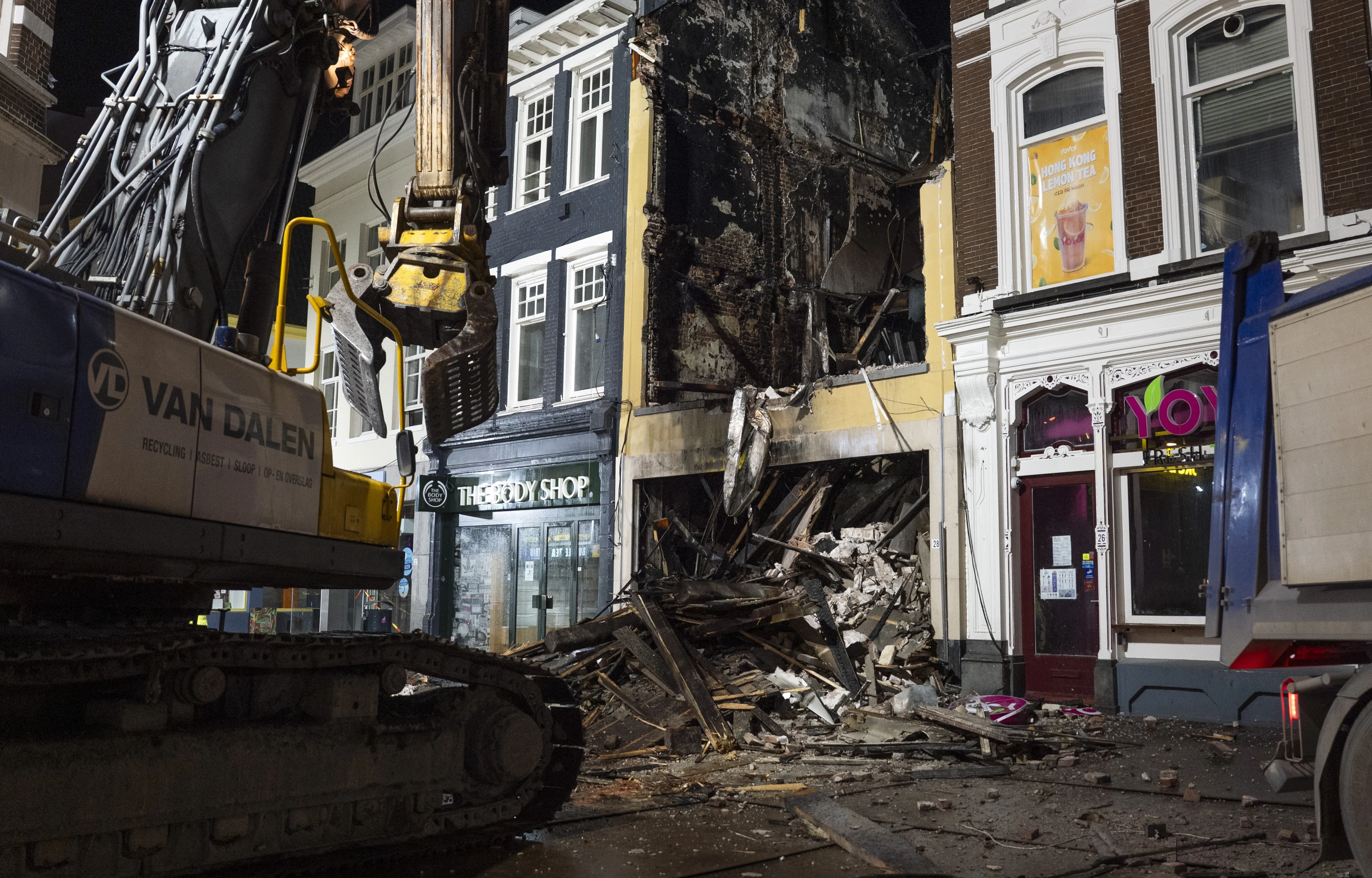 Sloop pand Arnhem afgerond: deel bewoners terug, sommige winkels weer open