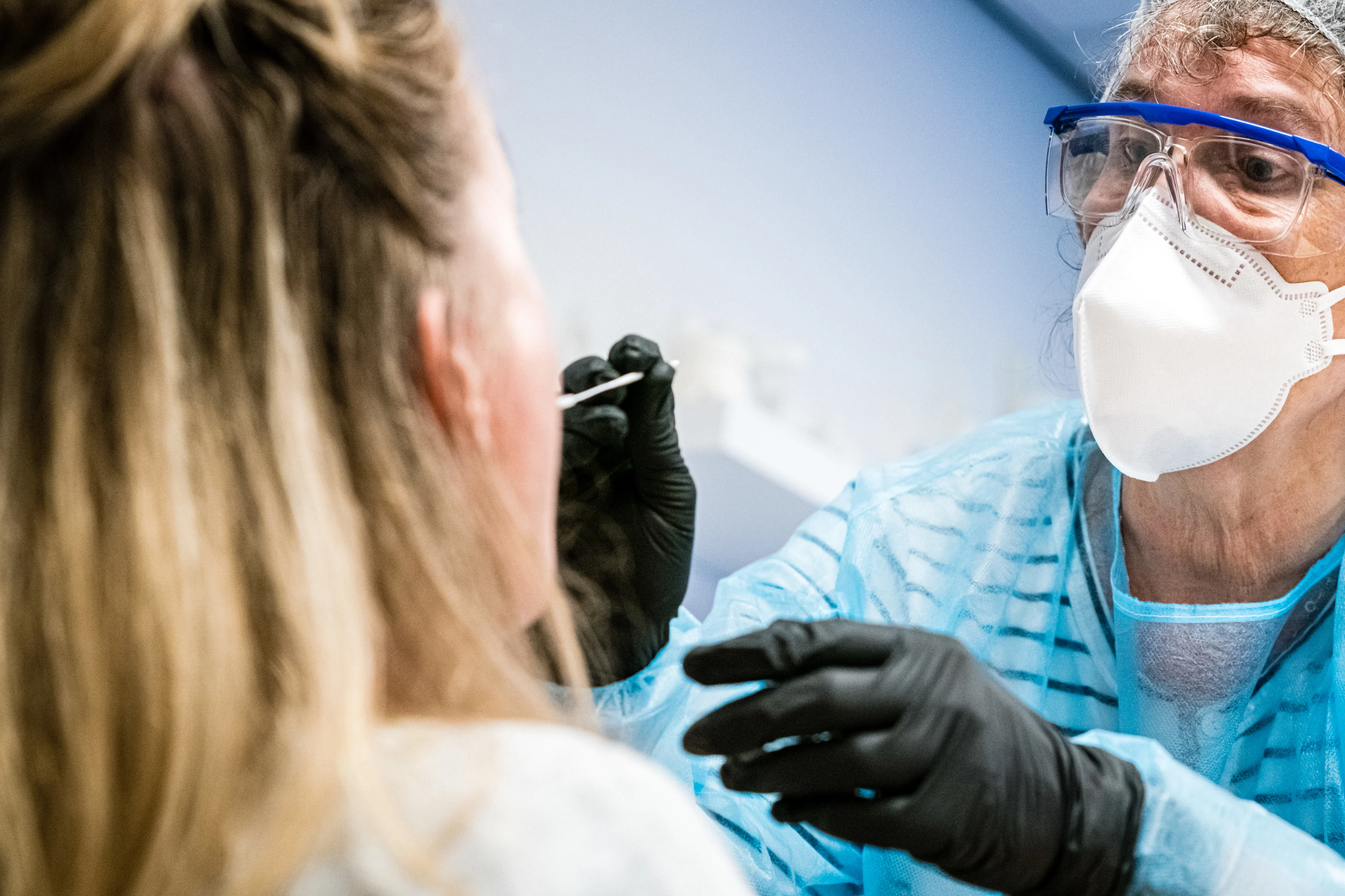 LIVEBLOG | Aantal coronapatiënten in ziekenhuizen stijgt weer licht