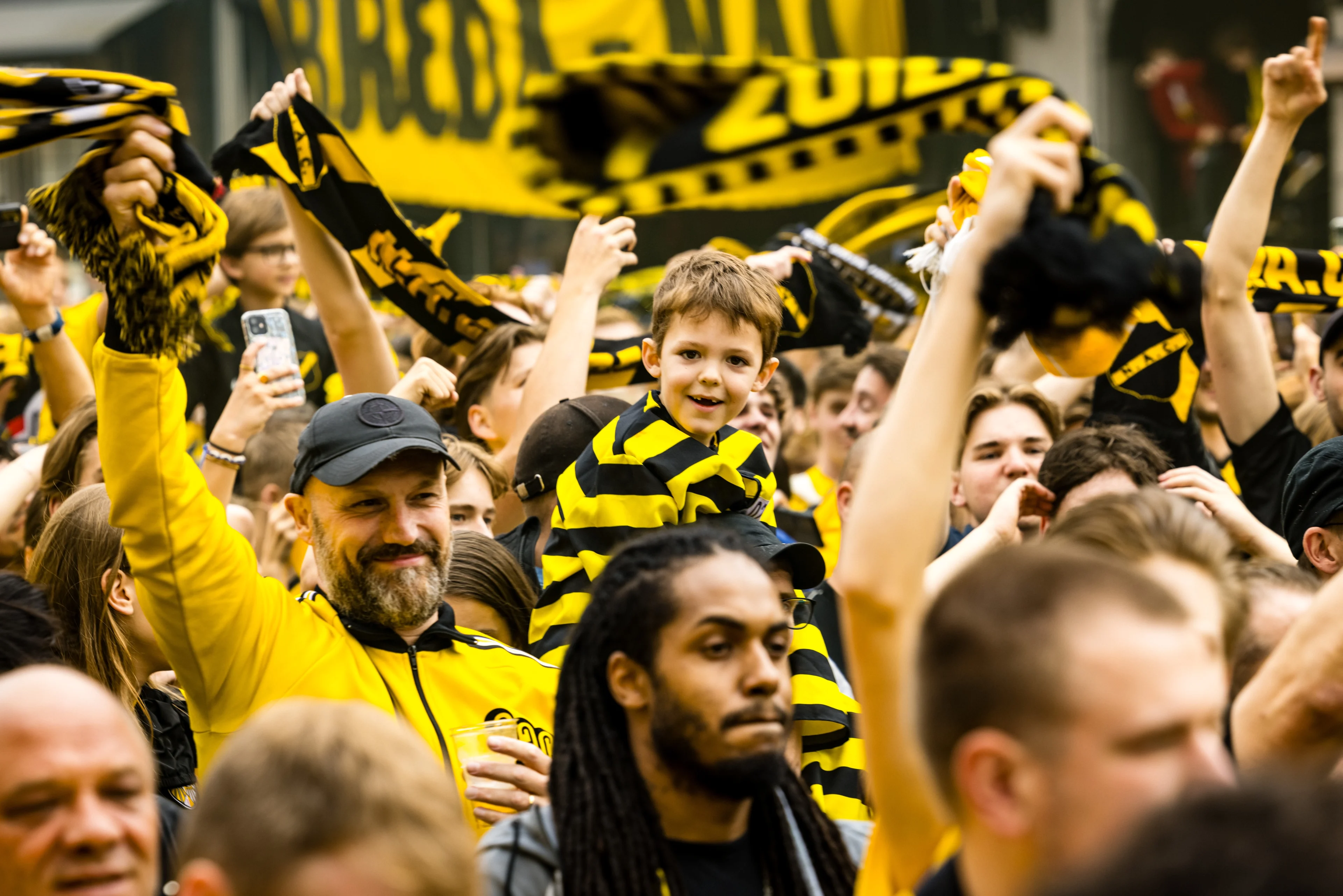 NAC na promotie gehuldigd op Grote Markt in Breda
