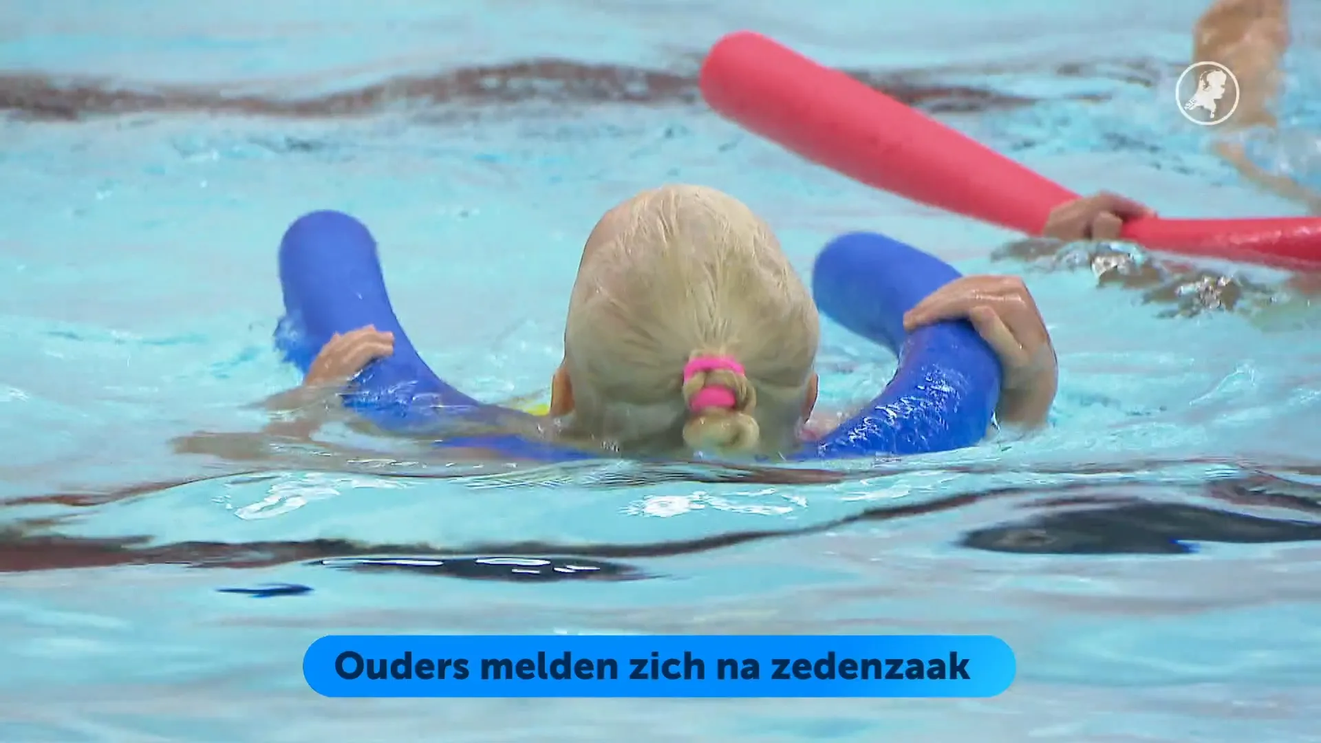 Stagiair (20) verdacht van zedendelicten met kinderen in Gelders zwembad