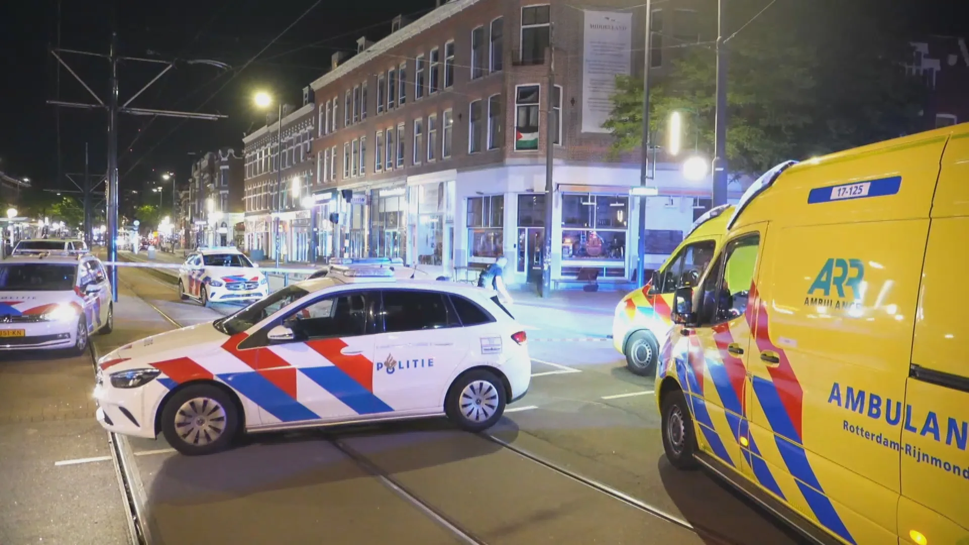 Man en vrouw gewond na schietincident bij café Rotterdam, man slecht aan toe
