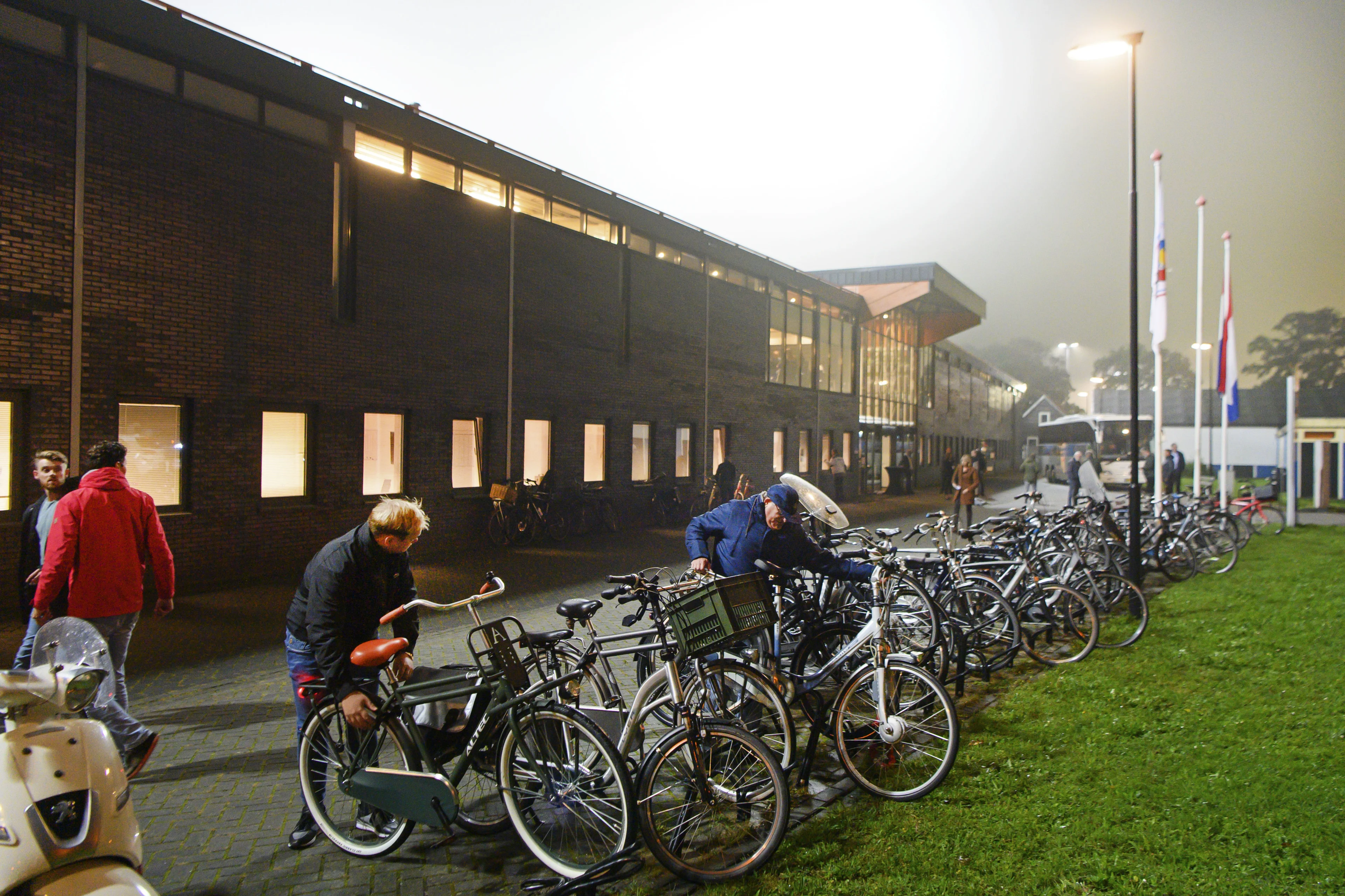 Telstar-fans snel nog naar laatste wedstrijd: 'Als dit lang duurt gaat deze club naar de filistijnen'