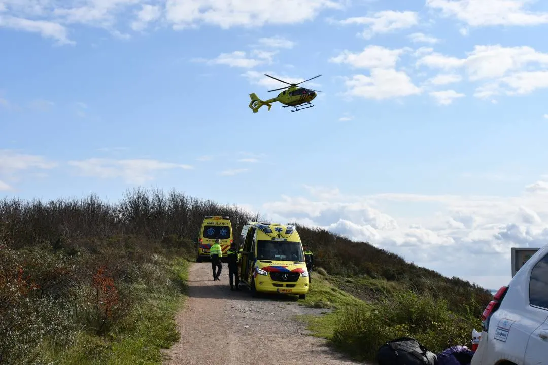 Paraglider overleden na crash in duinen bij Zoutelande