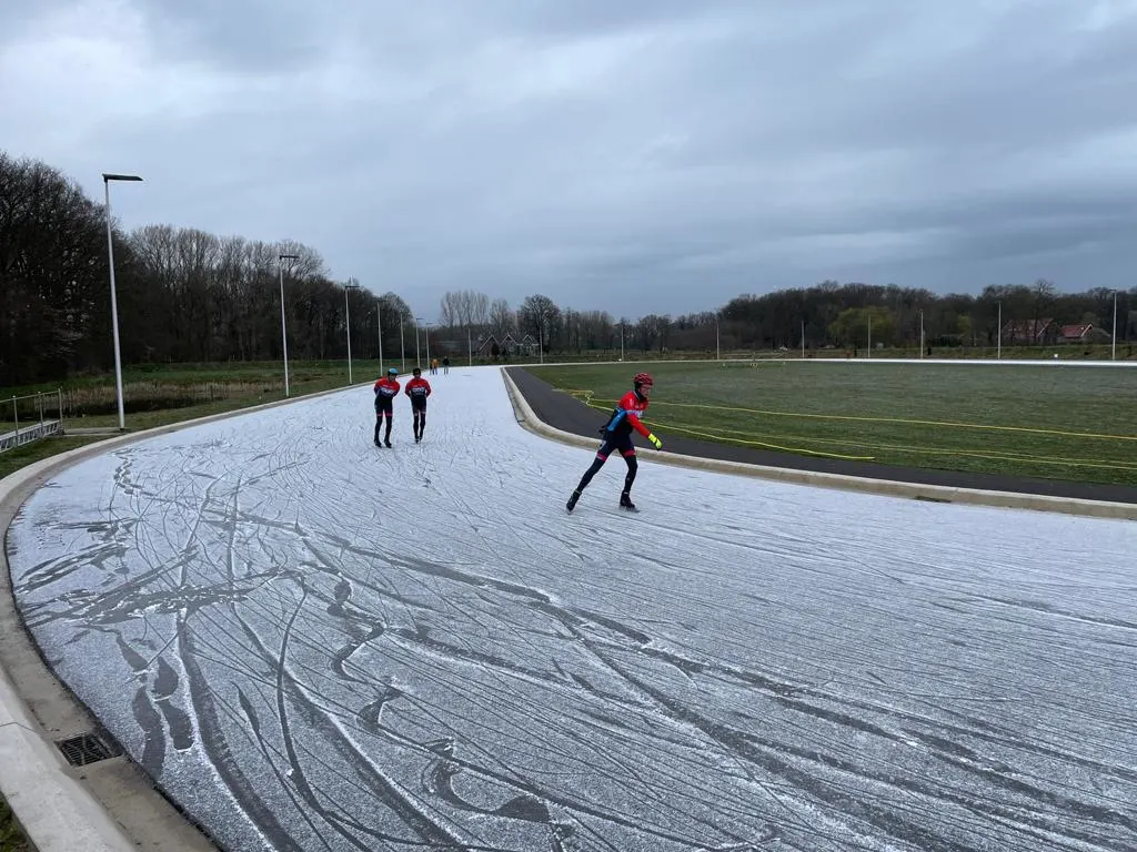 Schaatsen op natuurijs in de lente: in Winterswijk kan het