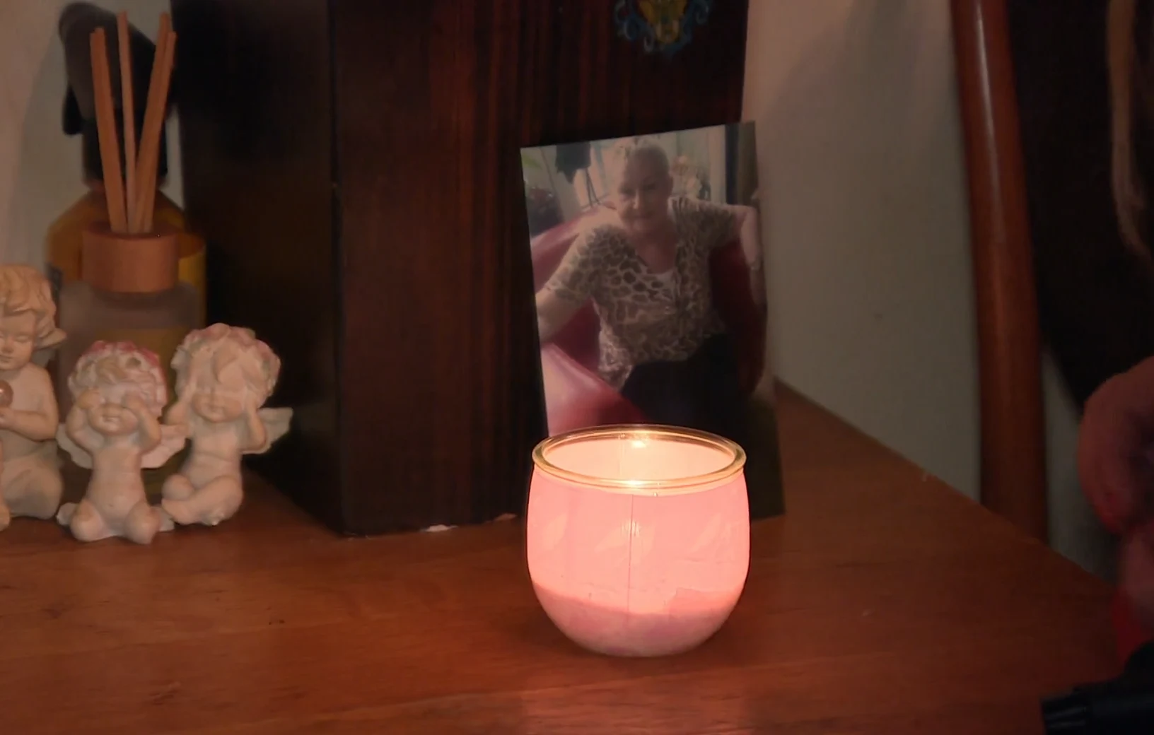 Anneke krijgt de as van haar moeder niet terug: 'Wij willen mama bij ons hebben'