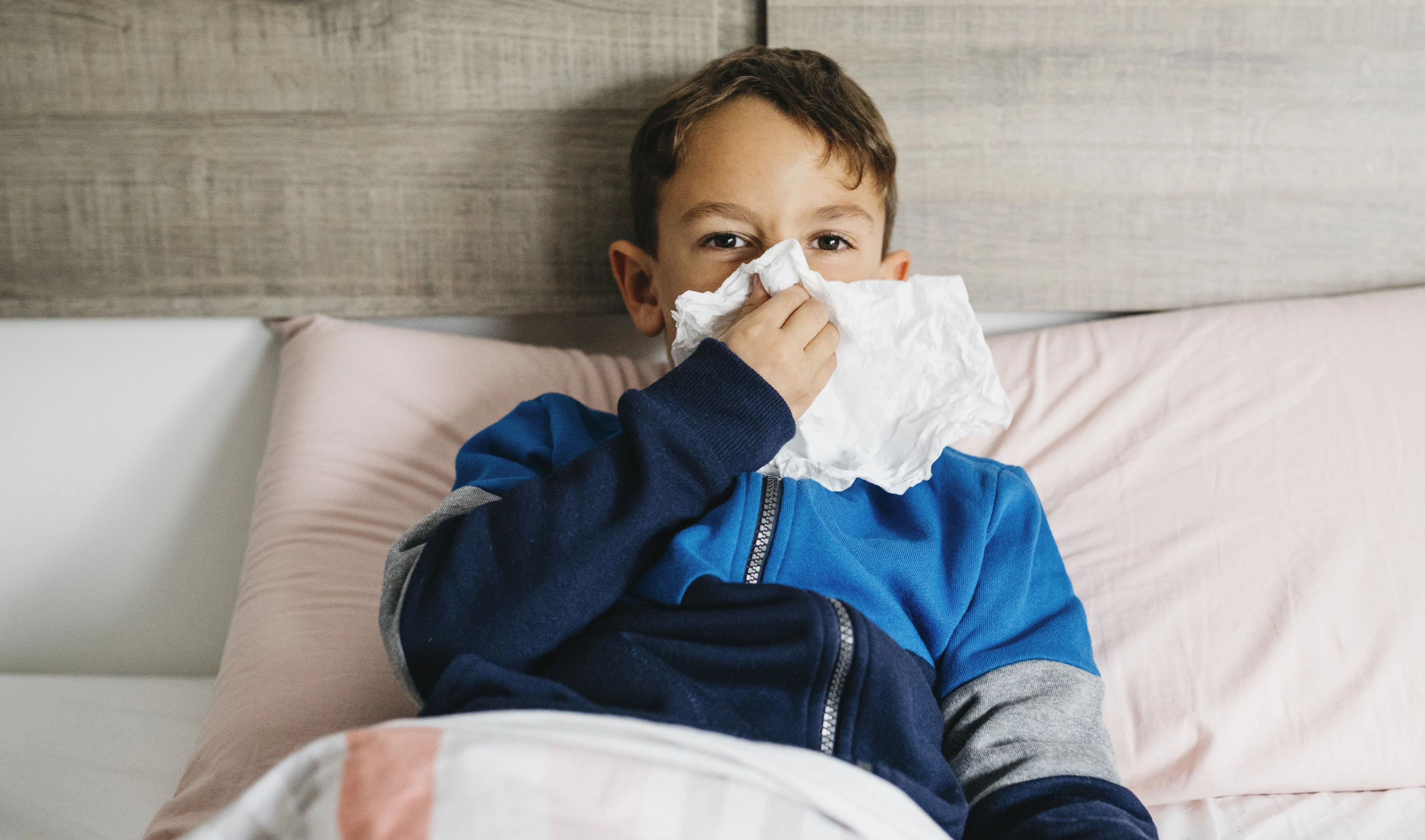 OMT: basisschoolkinderen met snottebel moeten tóch thuisblijven