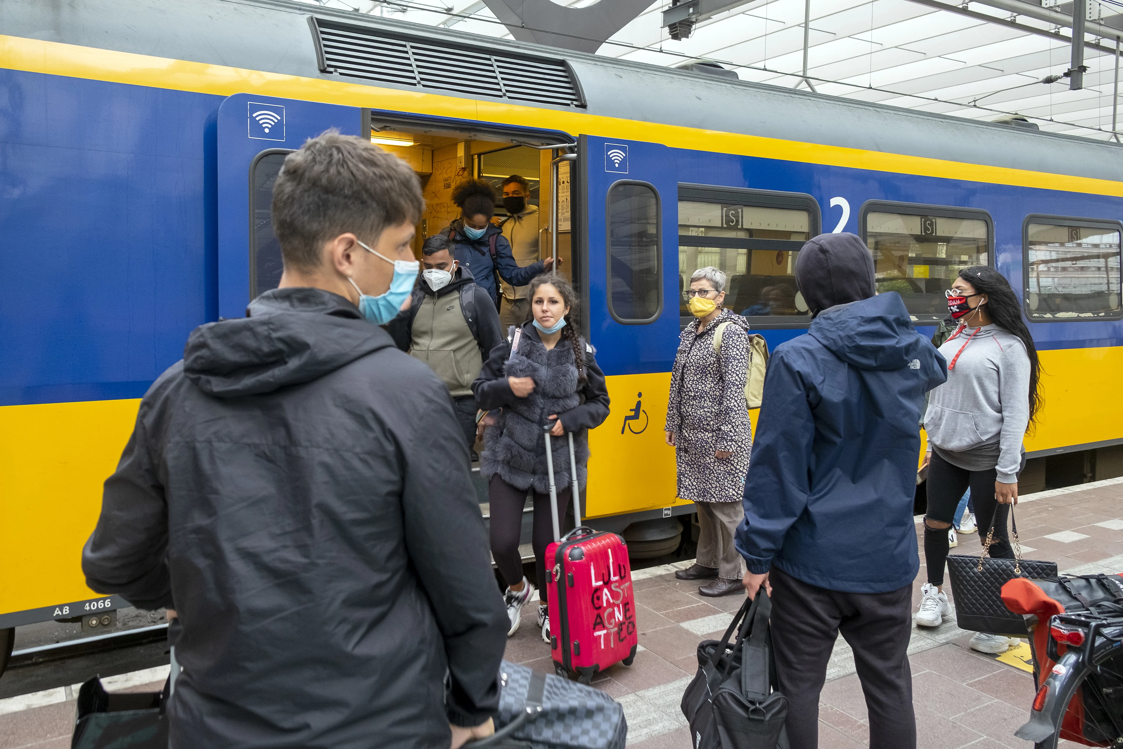 Boa's gaan strenger controleren op naleving coronaregels in het ov