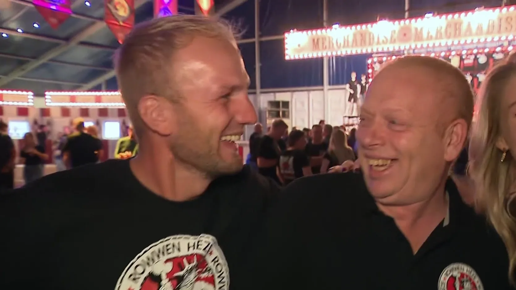 Zaal gaat los bij jubileumconcert band Rowwen Hèze