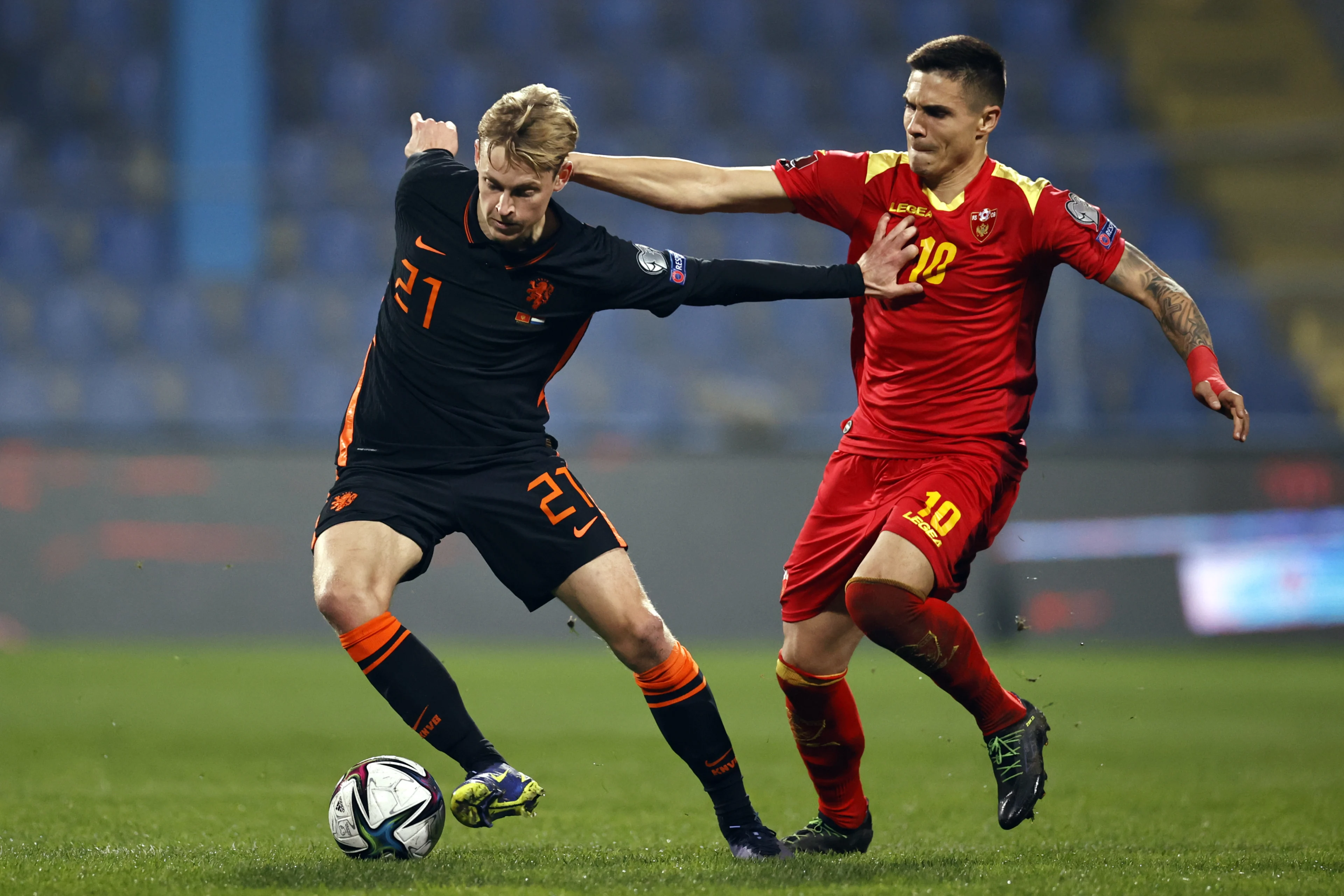 Nederlands elftal laat uitgelezen kans op WK-plek liggen door gelijkspel in Montenegro