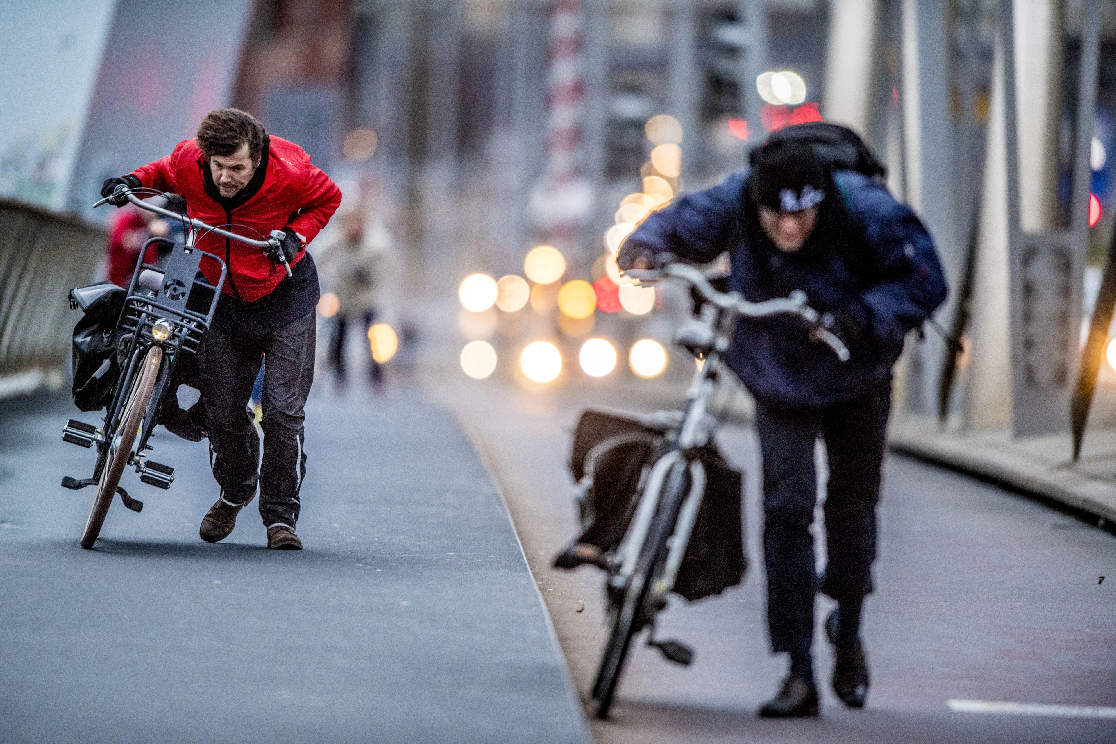 Zware windstoten op komst: maandag code geel in het hele land